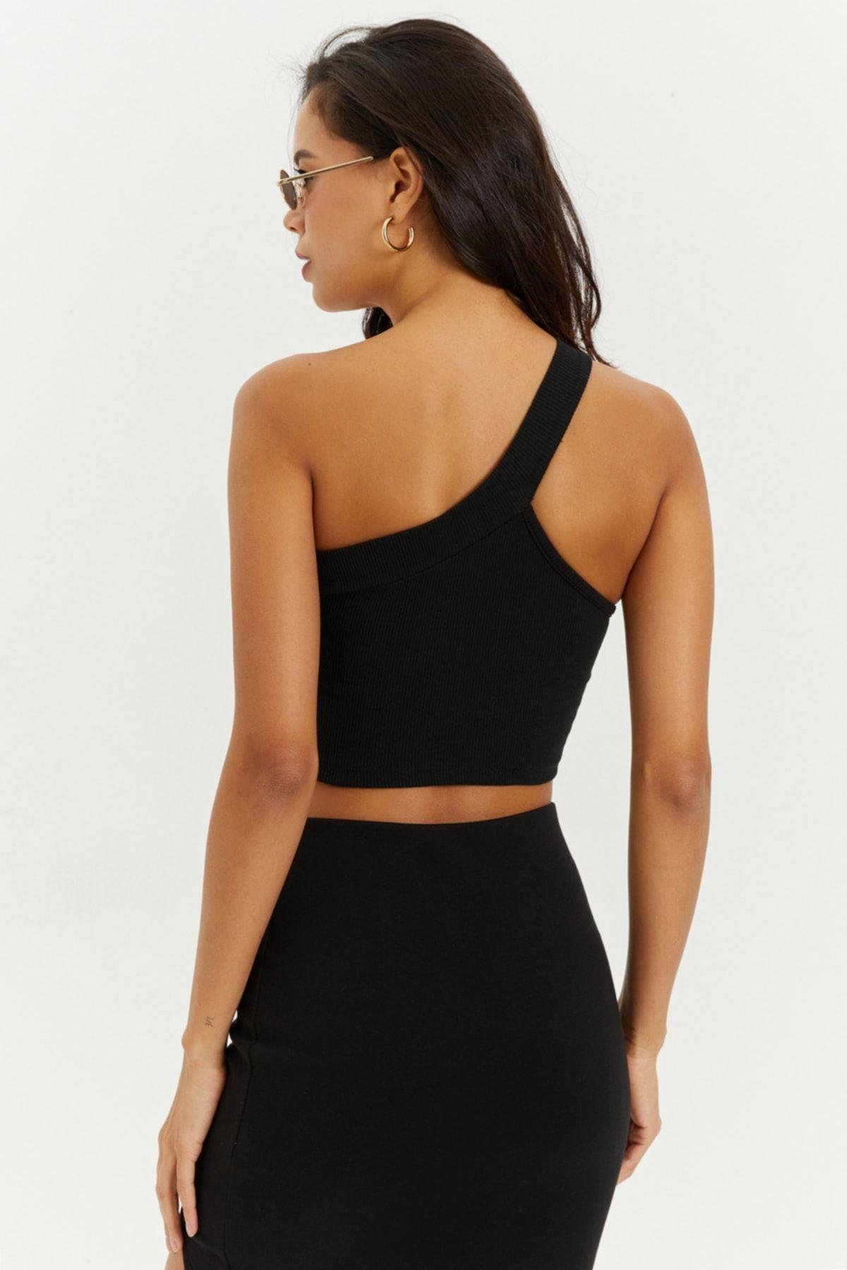 Kadın Siyah Dekolteli Crop Bluz B216