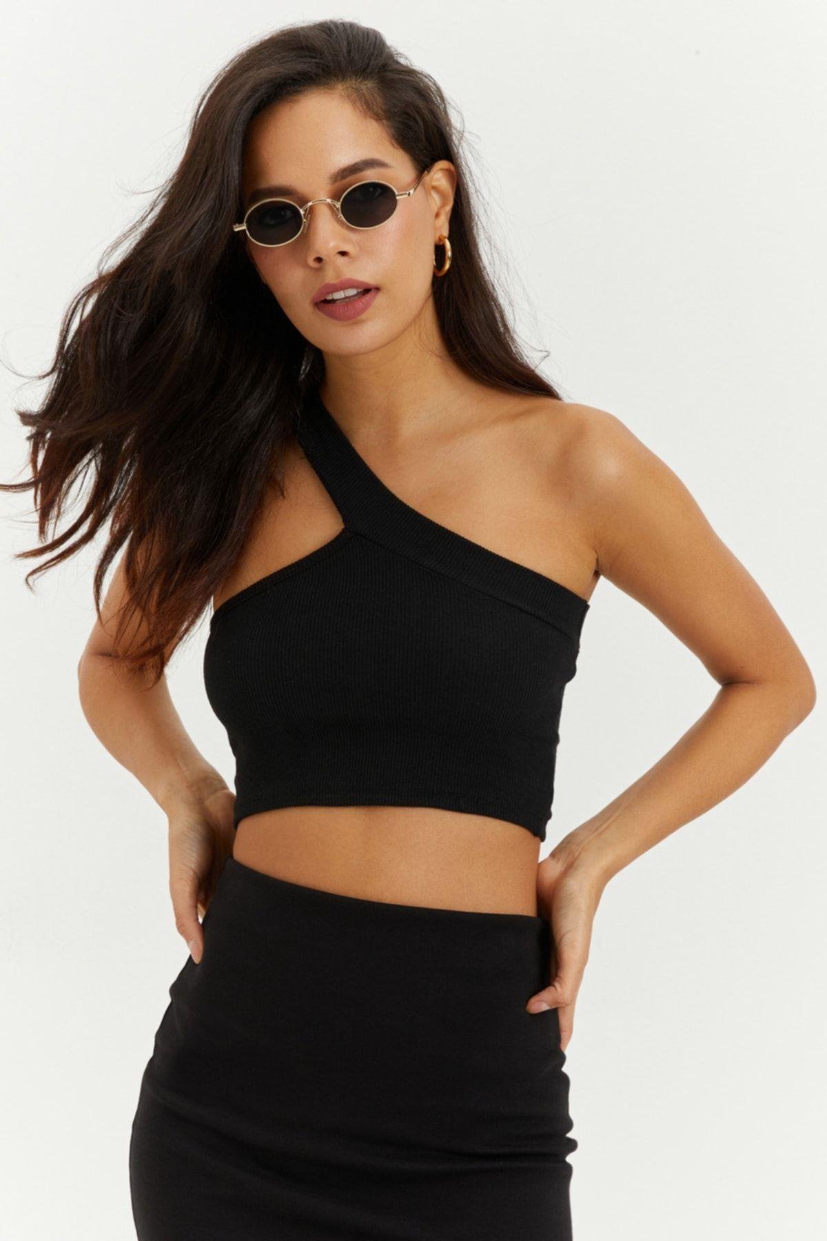 Kadın Siyah Dekolteli Crop Bluz B216
