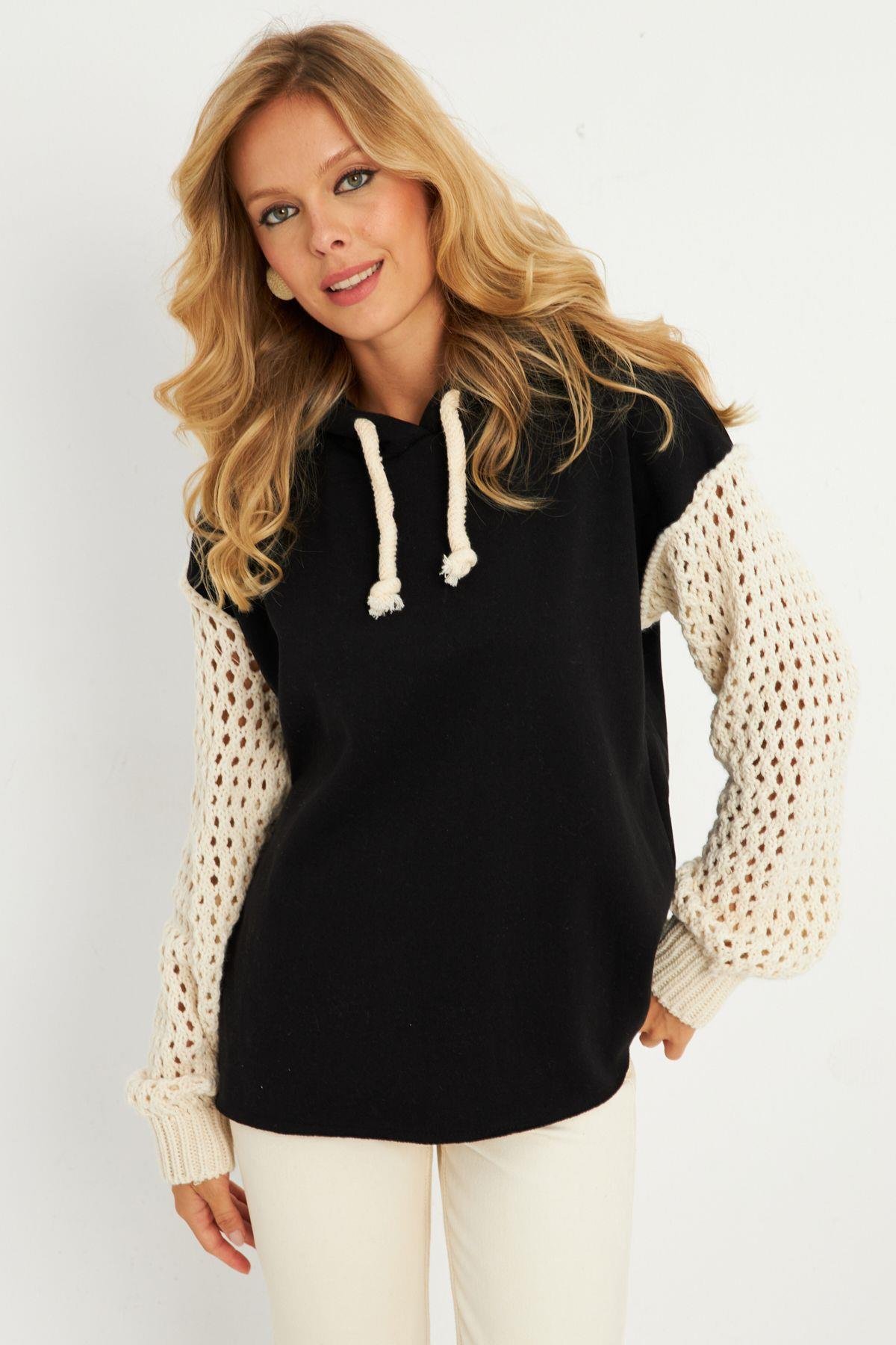 Kadın Siyah-Ekru Kolları Ajurlu Kapüşonlu Sweatshirt YLE12