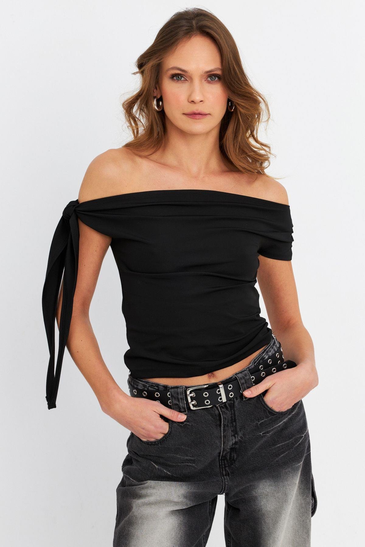 Kadın Siyah Fiyonklu Crop Bluz SDY1247