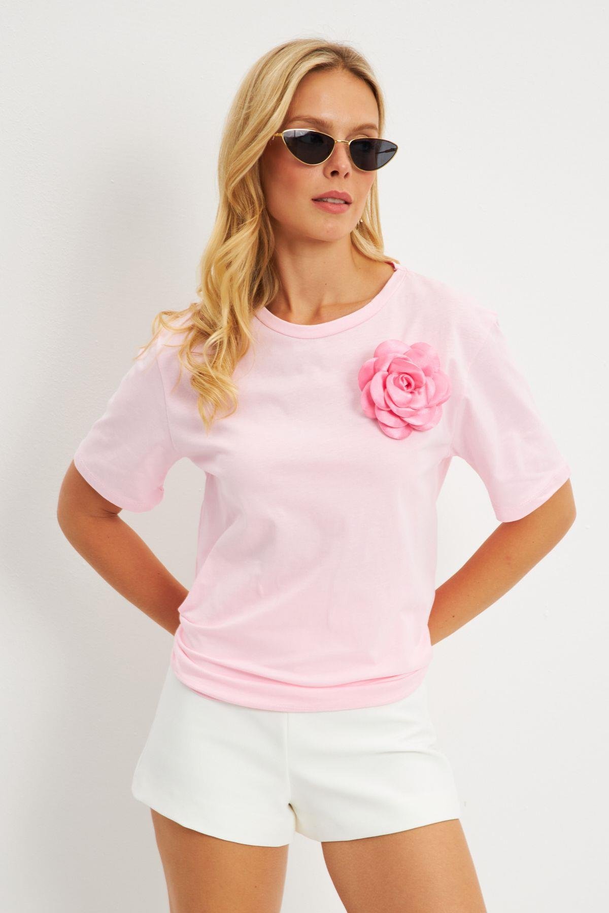 Kadın Siyah Gül Aksesuarlı T-Shirt SF12721