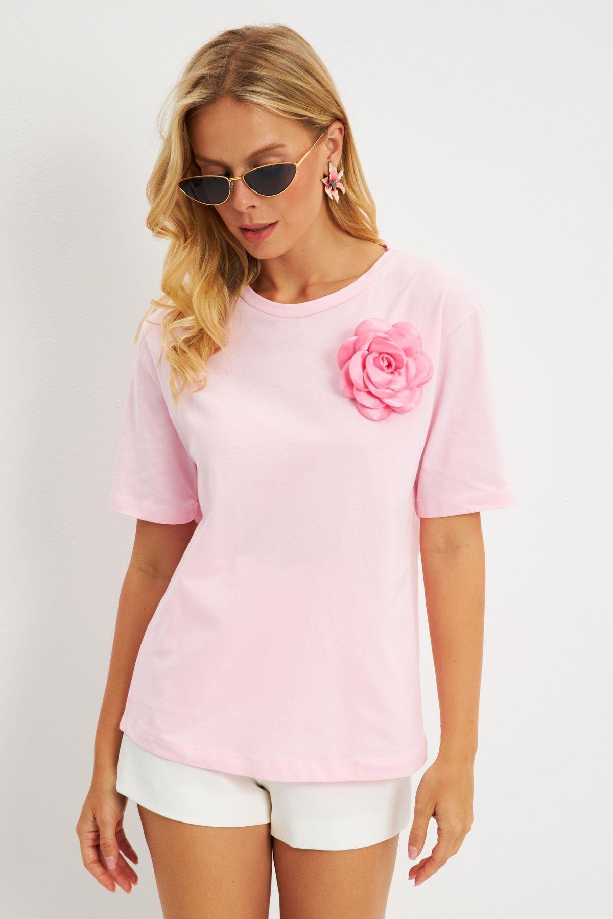 Kadın Siyah Gül Aksesuarlı T-Shirt SF12721
