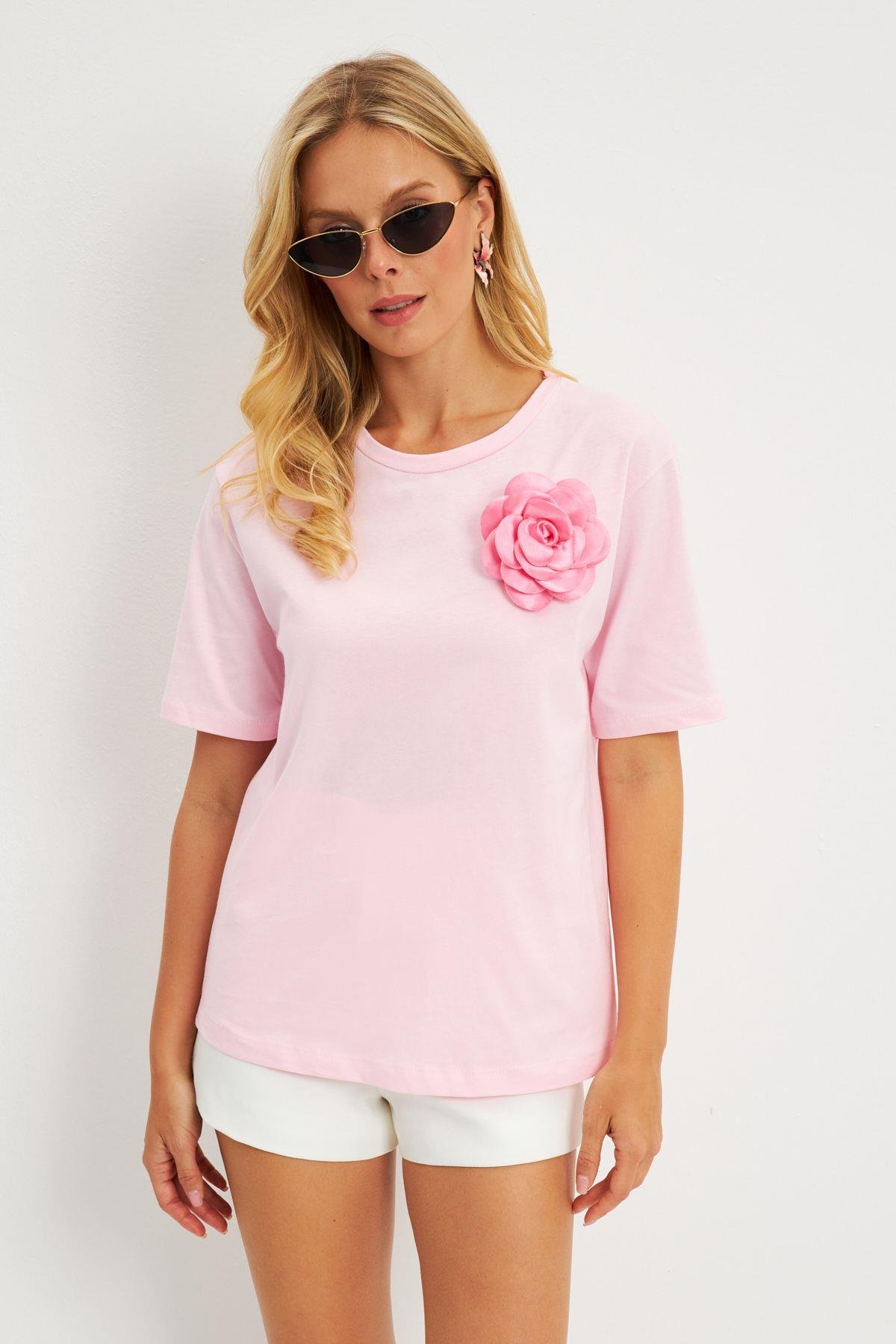 Kadın Siyah Gül Aksesuarlı T-Shirt SF12721