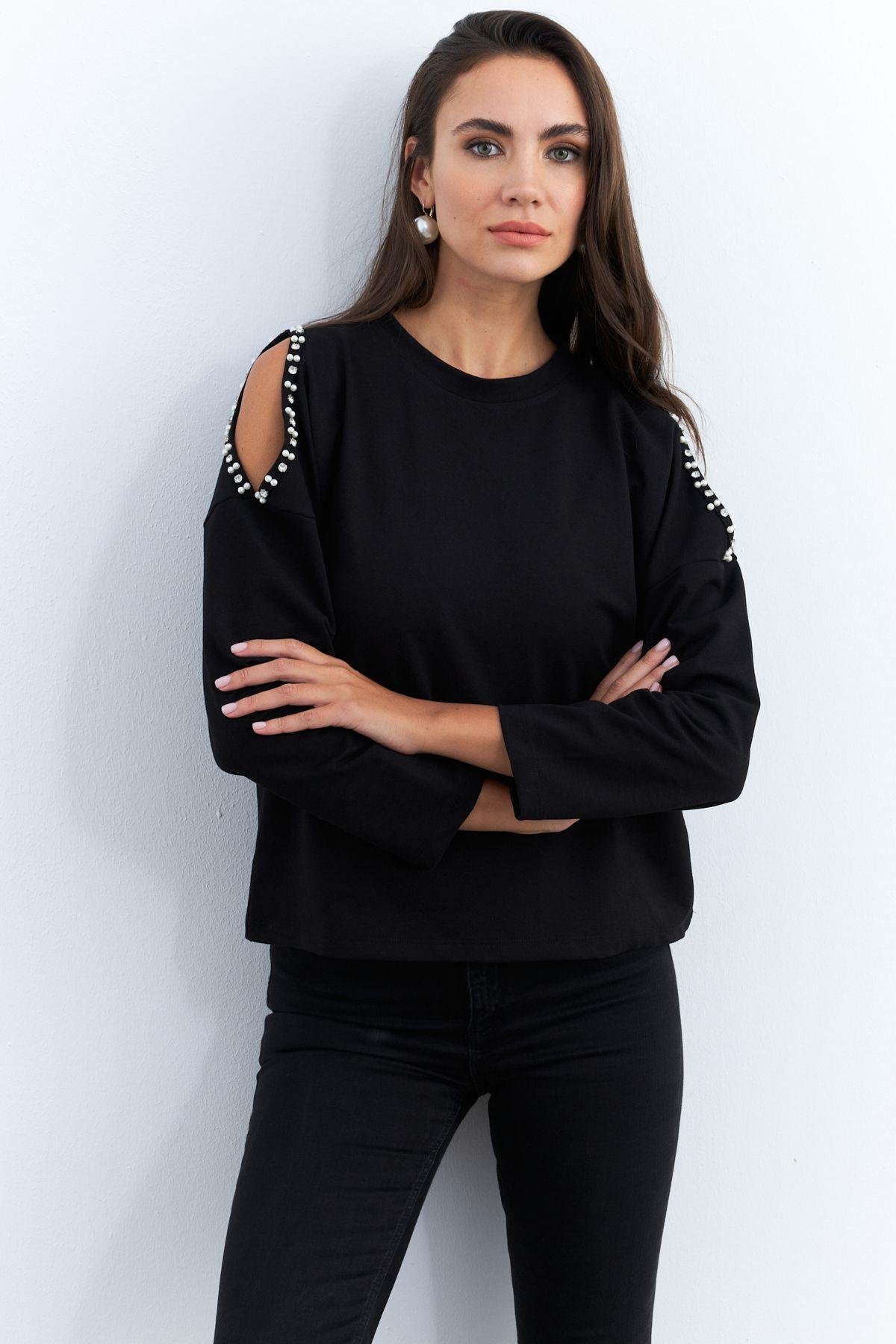 Kadın Siyah İnci Aksesuarlı Sweatshirt RLO85