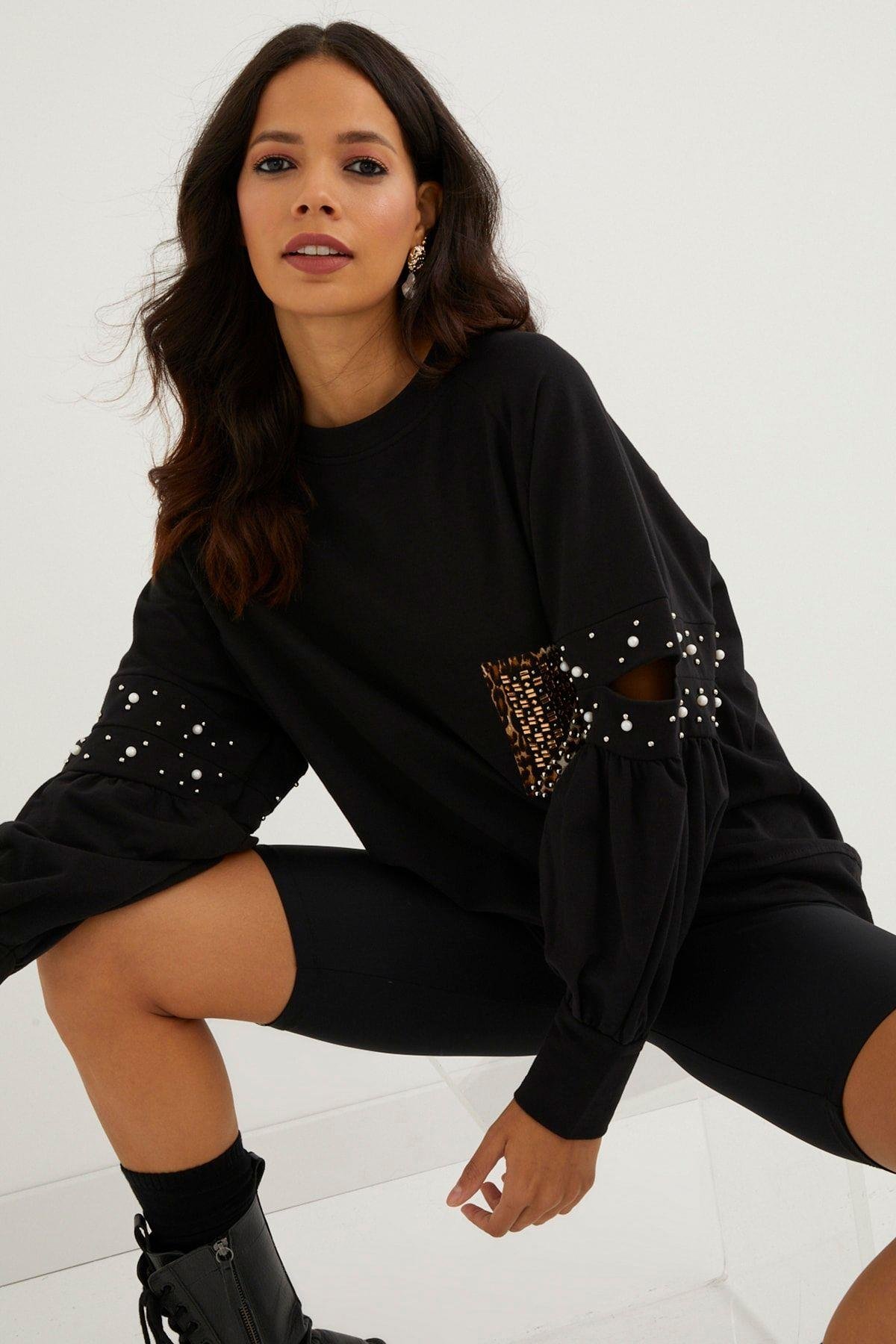 Kadın Siyah İncili Kol Detaylı Sweatshirt PKA400