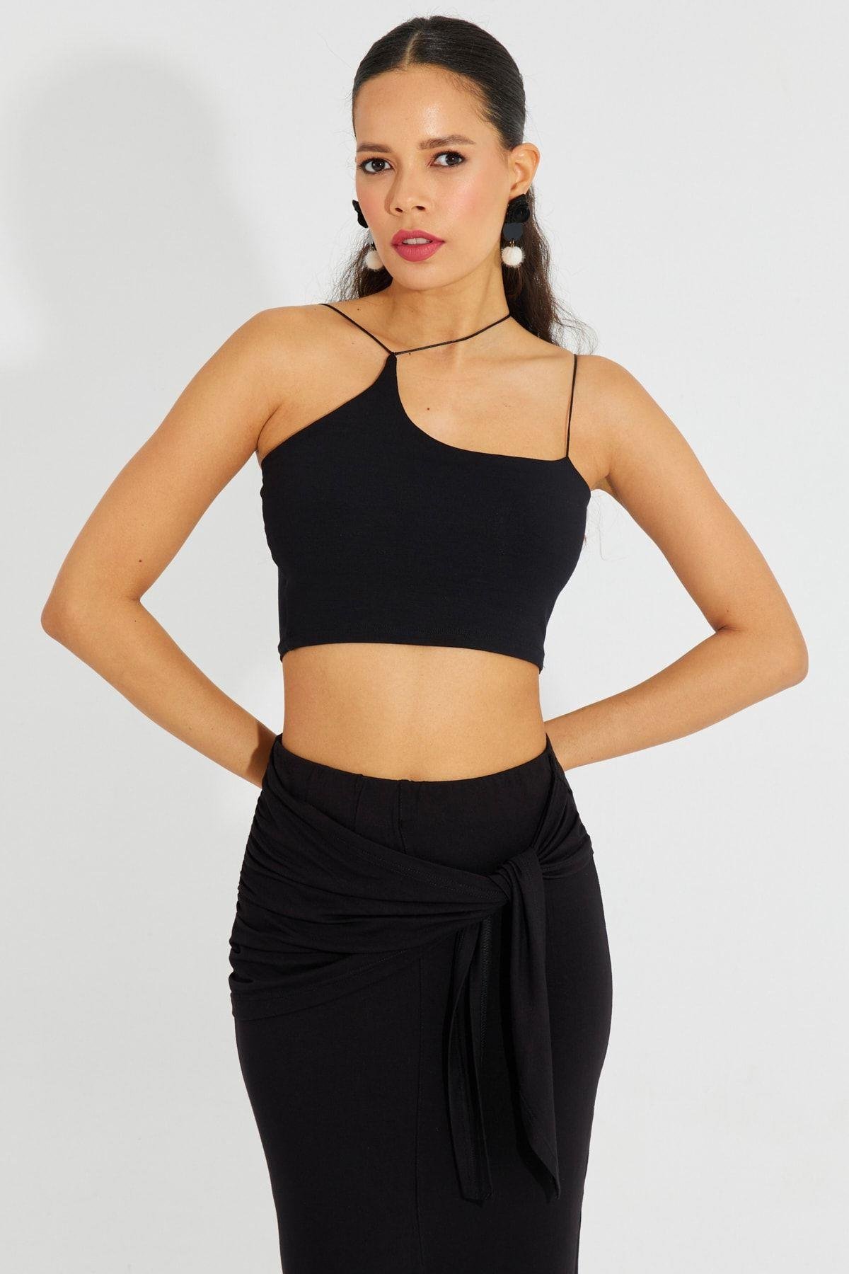 Kadın Siyah İp Askılı Crop Bluz B2594