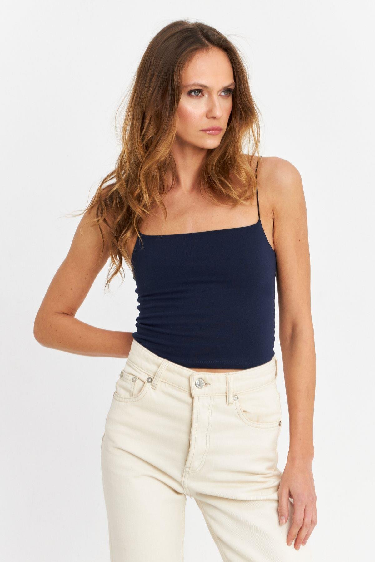Kadın Siyah İp Askılı Crop Bluz EV63