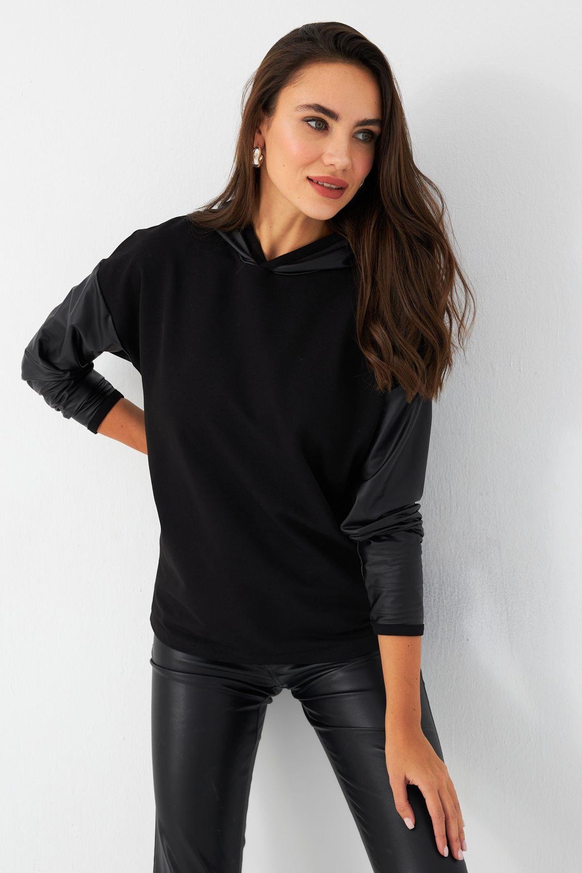 Kadın Siyah Kapüşonlu Sıvama Detaylı Sweatshirt MTF37