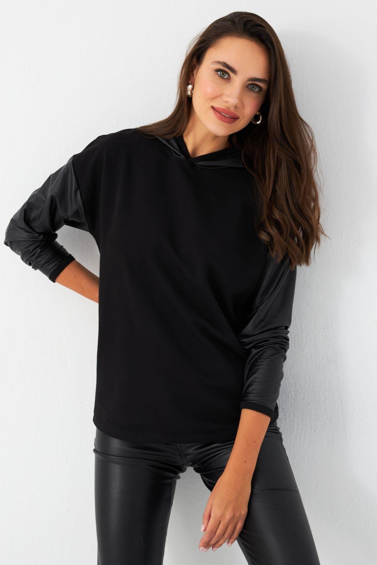 Kadın Siyah Kapüşonlu Sıvama Detaylı Sweatshirt MTF37