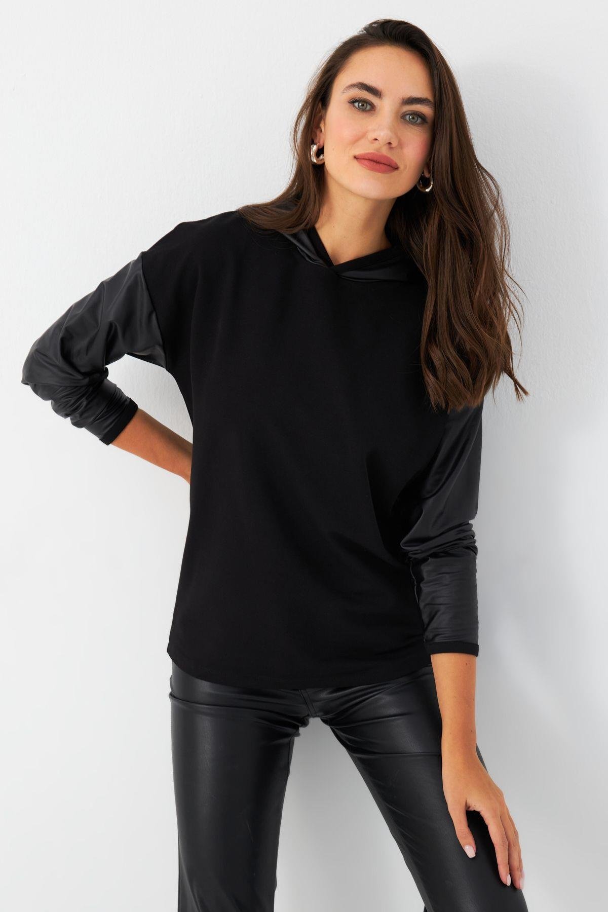 Kadın Siyah Kapüşonlu Sıvama Detaylı Sweatshirt MTF37