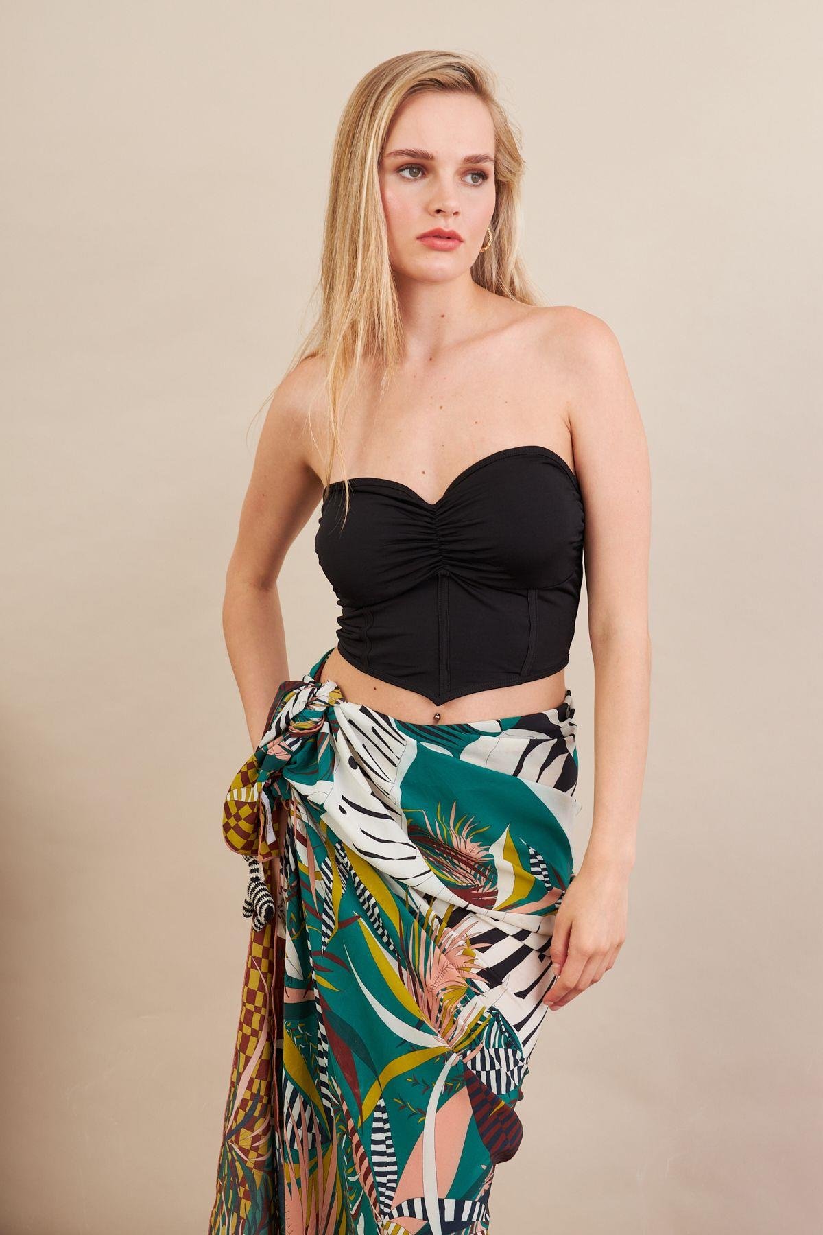 Kadın Siyah Korse Dikişli Crop Bluz AN6025