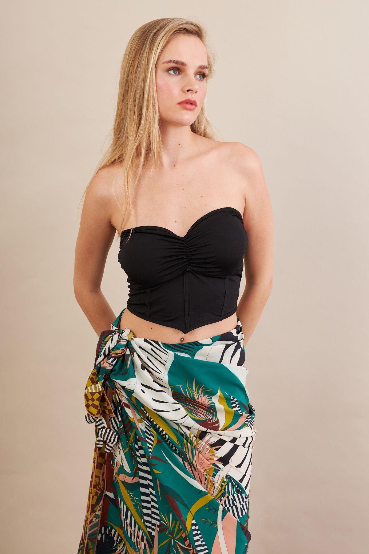 Kadın Siyah Korse Dikişli Crop Bluz AN6025