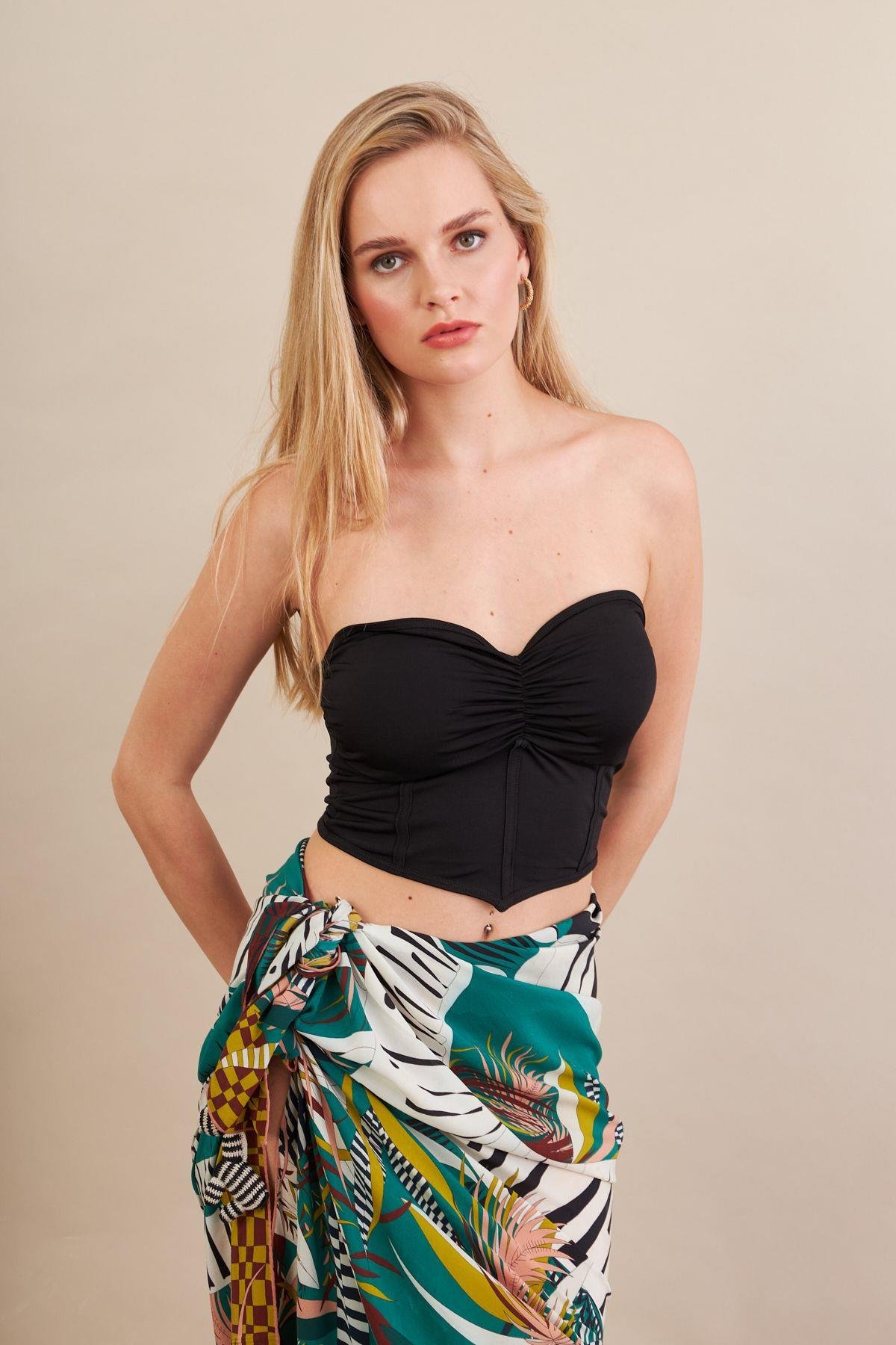 Kadın Siyah Korse Dikişli Crop Bluz AN6025