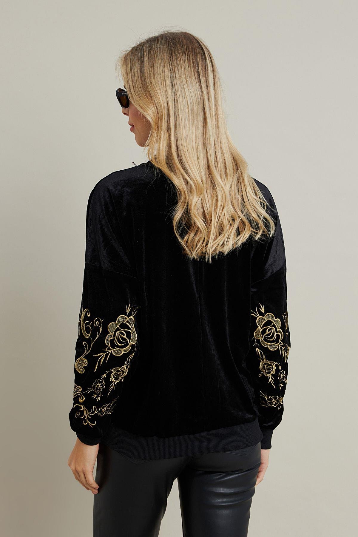 Kadın Siyah Nakışlı Kadife Sweatshirt MQS1229