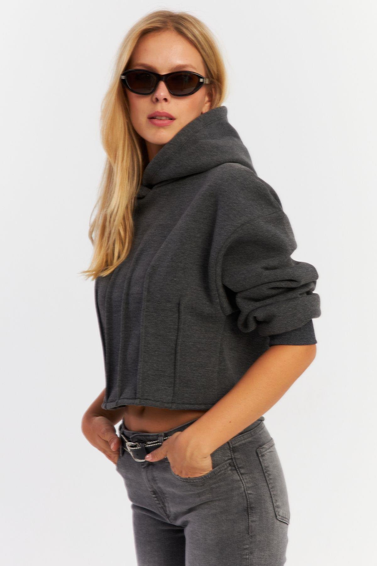 Kadın Siyah Nervüllü Üç İplik Sweatshirt TF13