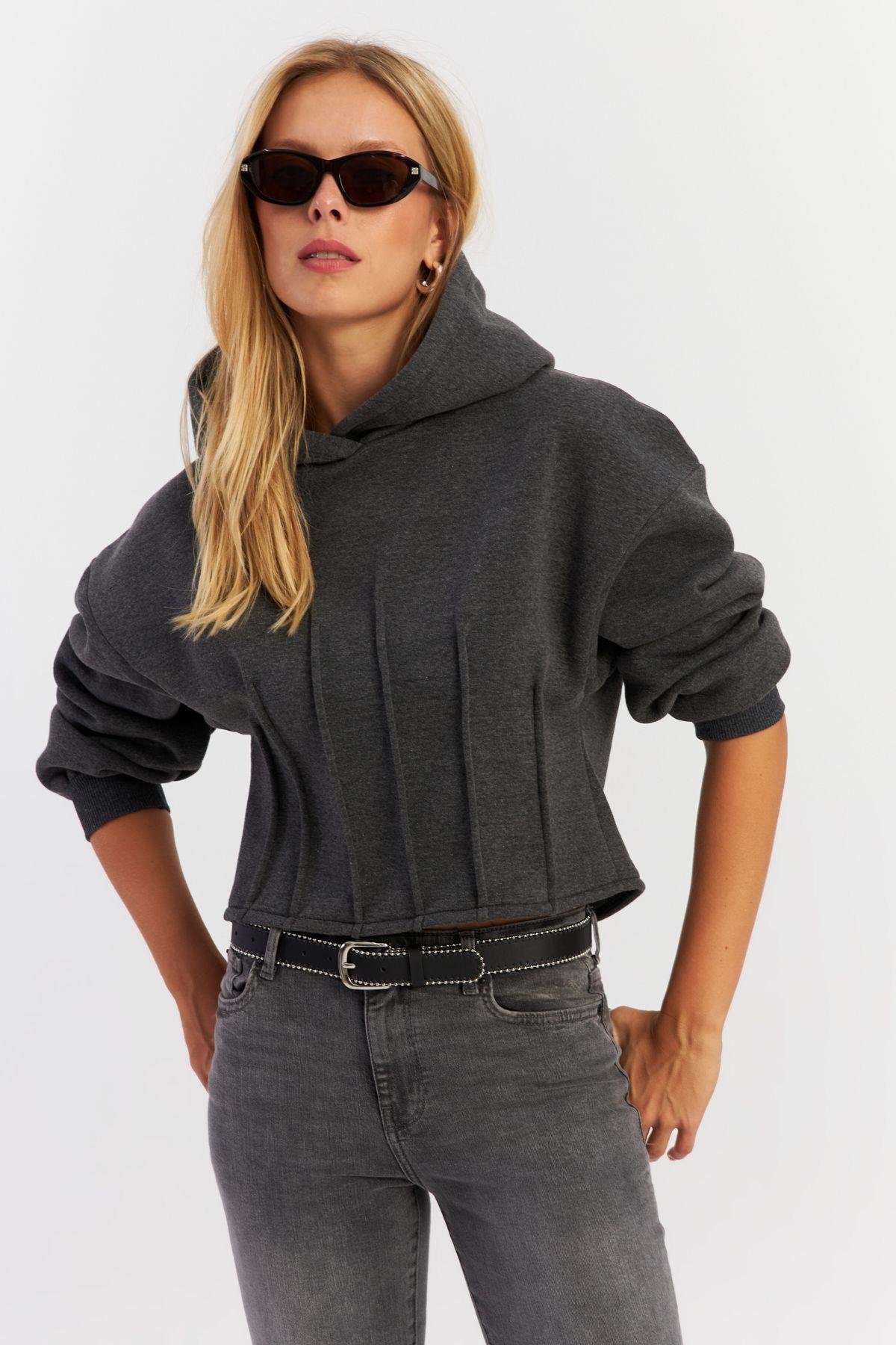 Kadın Siyah Nervüllü Üç İplik Sweatshirt TF13