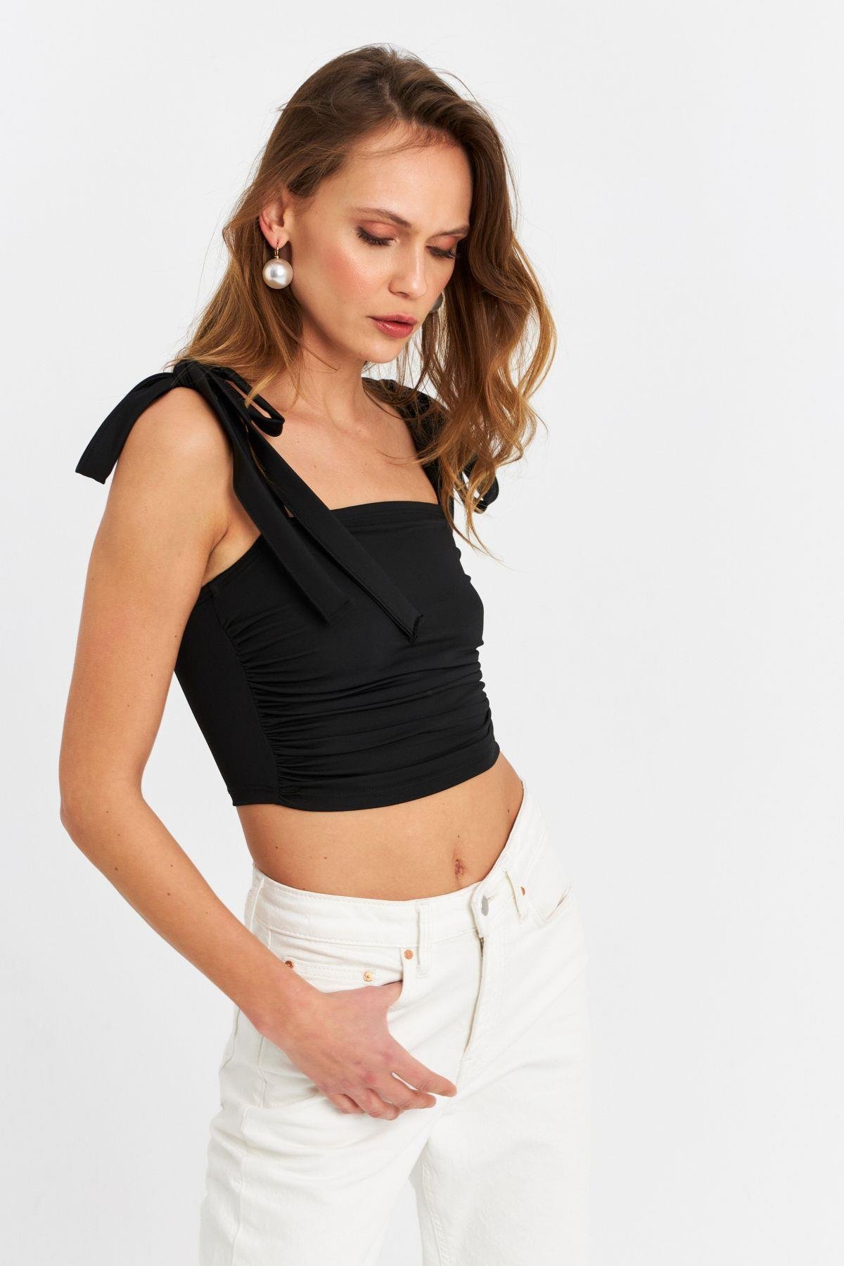 Kadın Siyah Omuz Bağlamalı Crop Bluz B5023-90