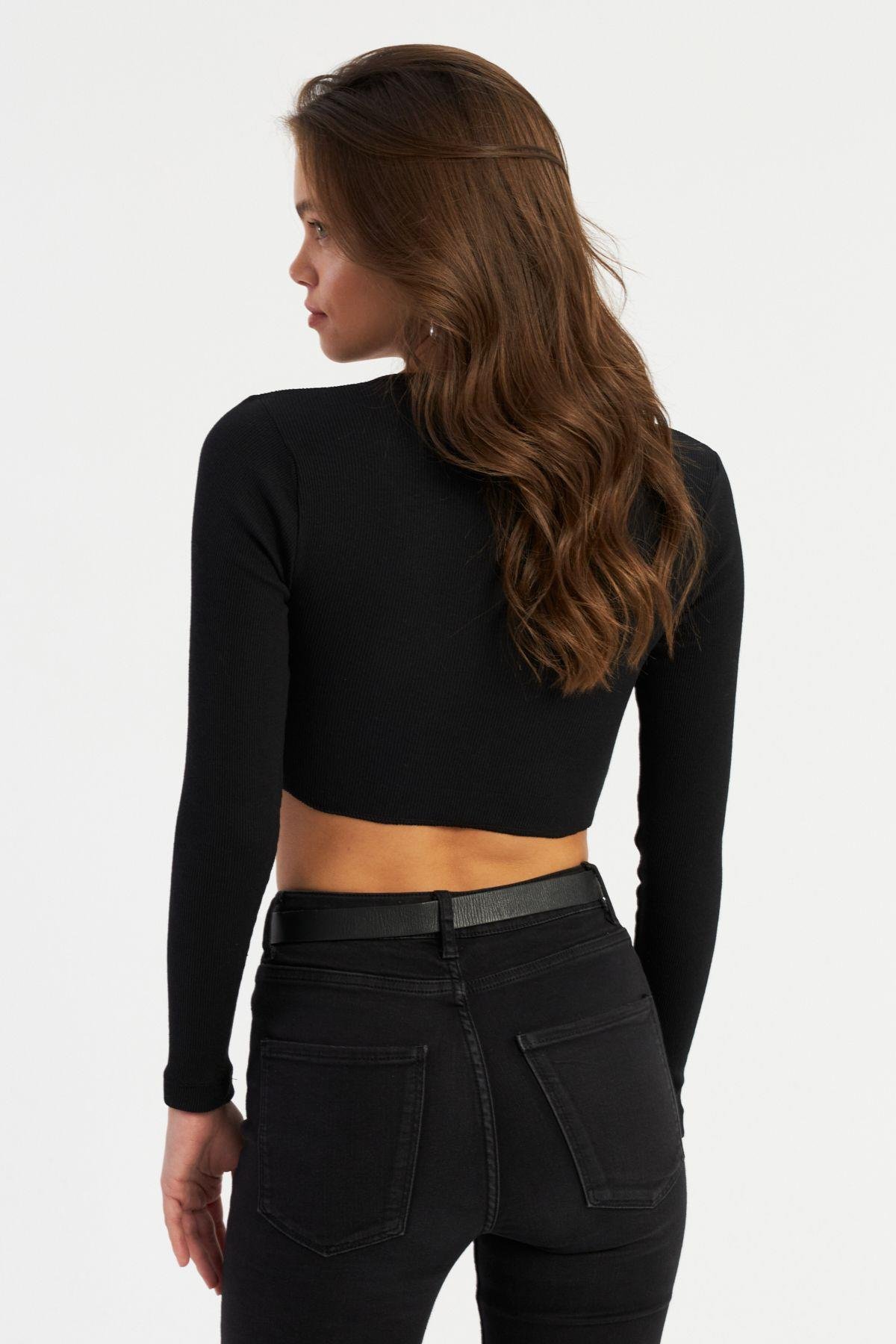 Kadın Siyah Önü Bağlamalı Kaşkorse Crop Bluz AYD381