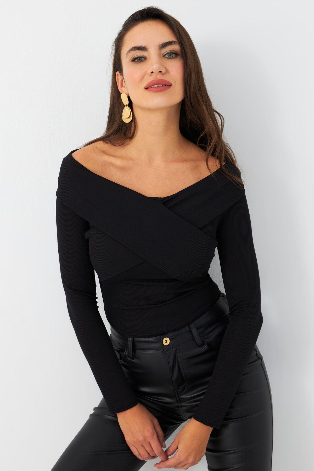 Kadın Siyah Önü Çapraz Bluz CG389