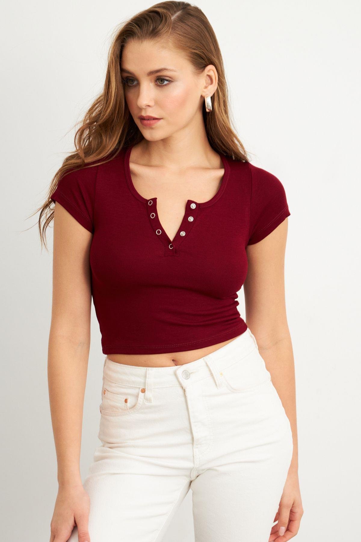Kadın Siyah Önü Düğmeli Basic T-Shirt TOP07
