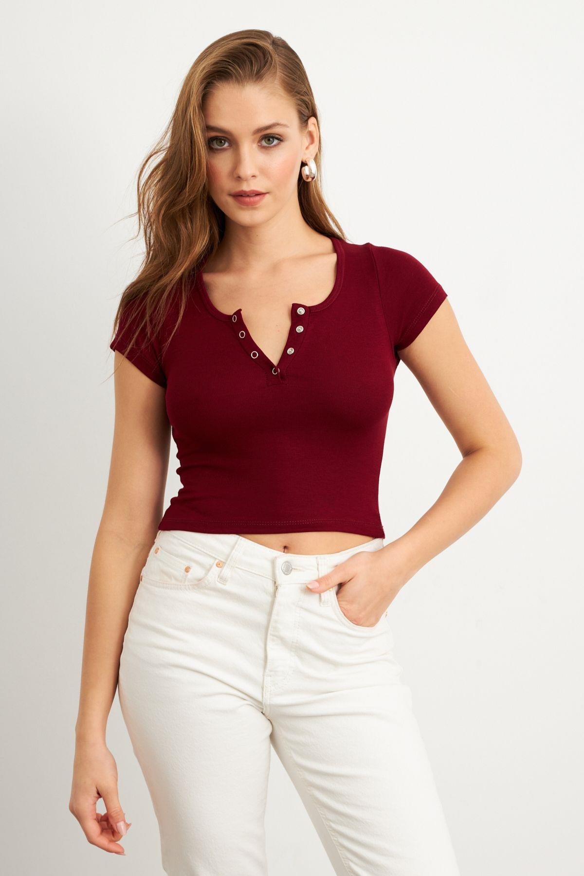 Kadın Siyah Önü Düğmeli Basic T-Shirt TOP07