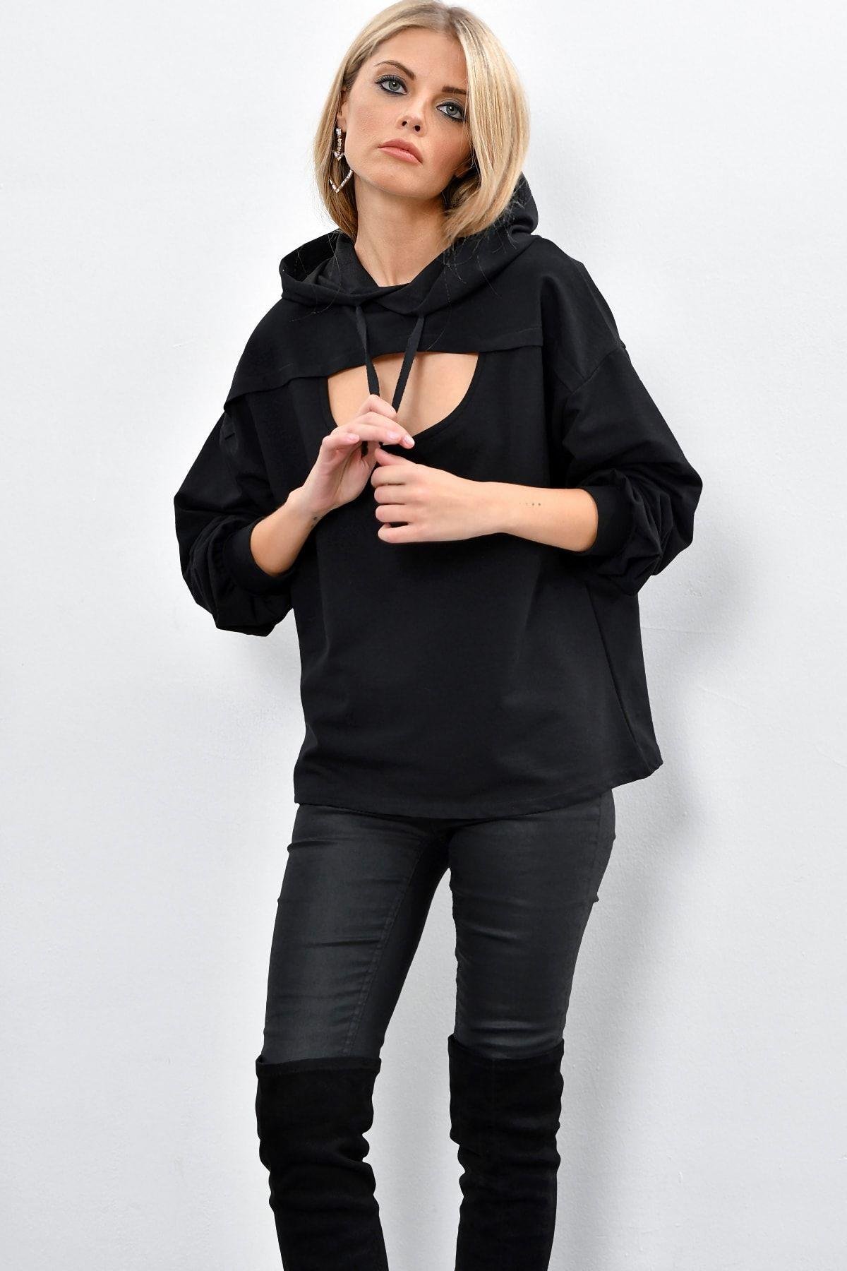 Kadın Siyah Önü Pencereli Kapüşonlu Sweatshirt Yİ1669