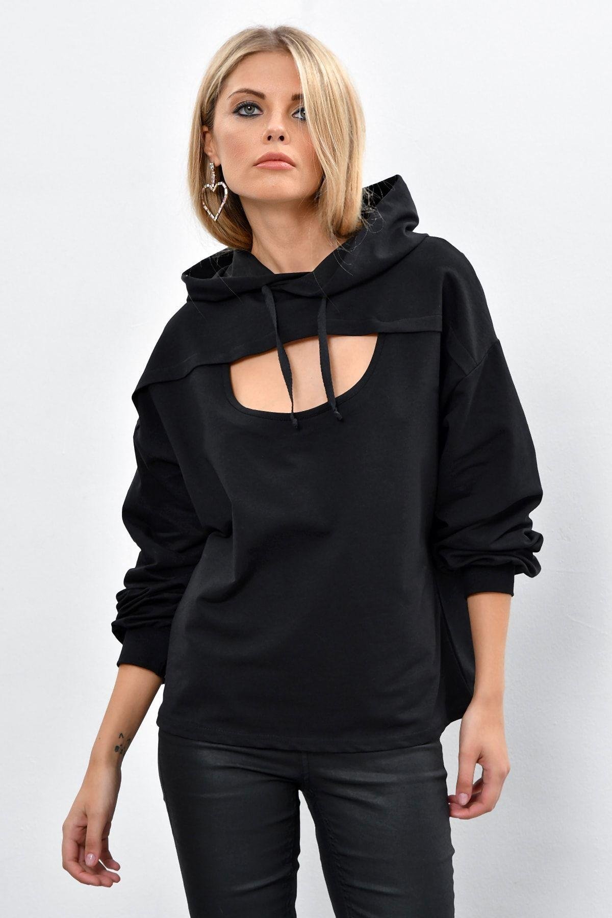 Kadın Siyah Önü Pencereli Kapüşonlu Sweatshirt Yİ1669