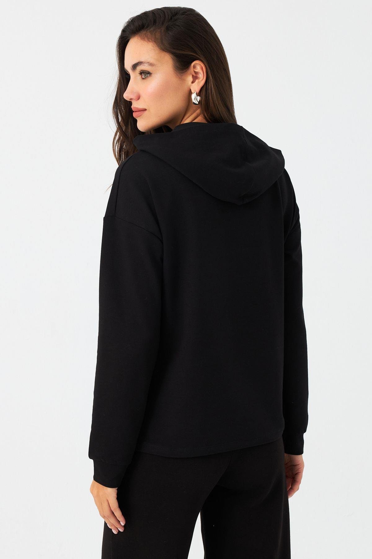 Kadın Siyah Önü Pencereli Kapüşonlu Sweatshirt TF38