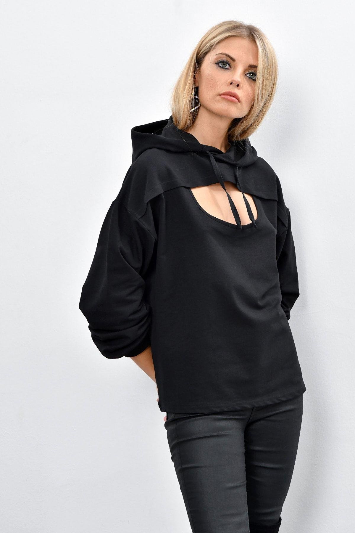 Kadın Siyah Önü Pencereli Kapüşonlu Sweatshirt Yİ1669