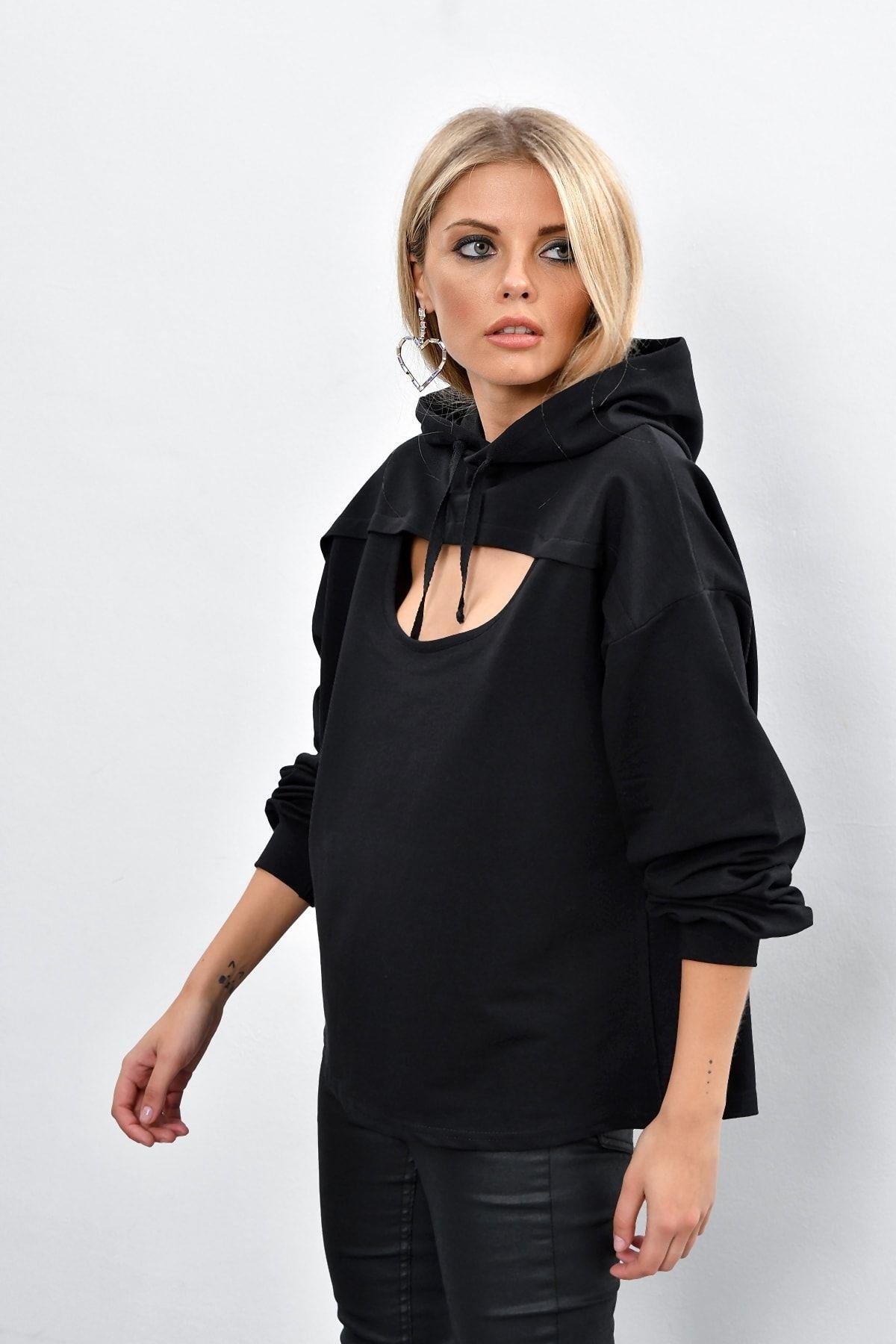 Kadın Siyah Önü Pencereli Kapüşonlu Sweatshirt Yİ1669