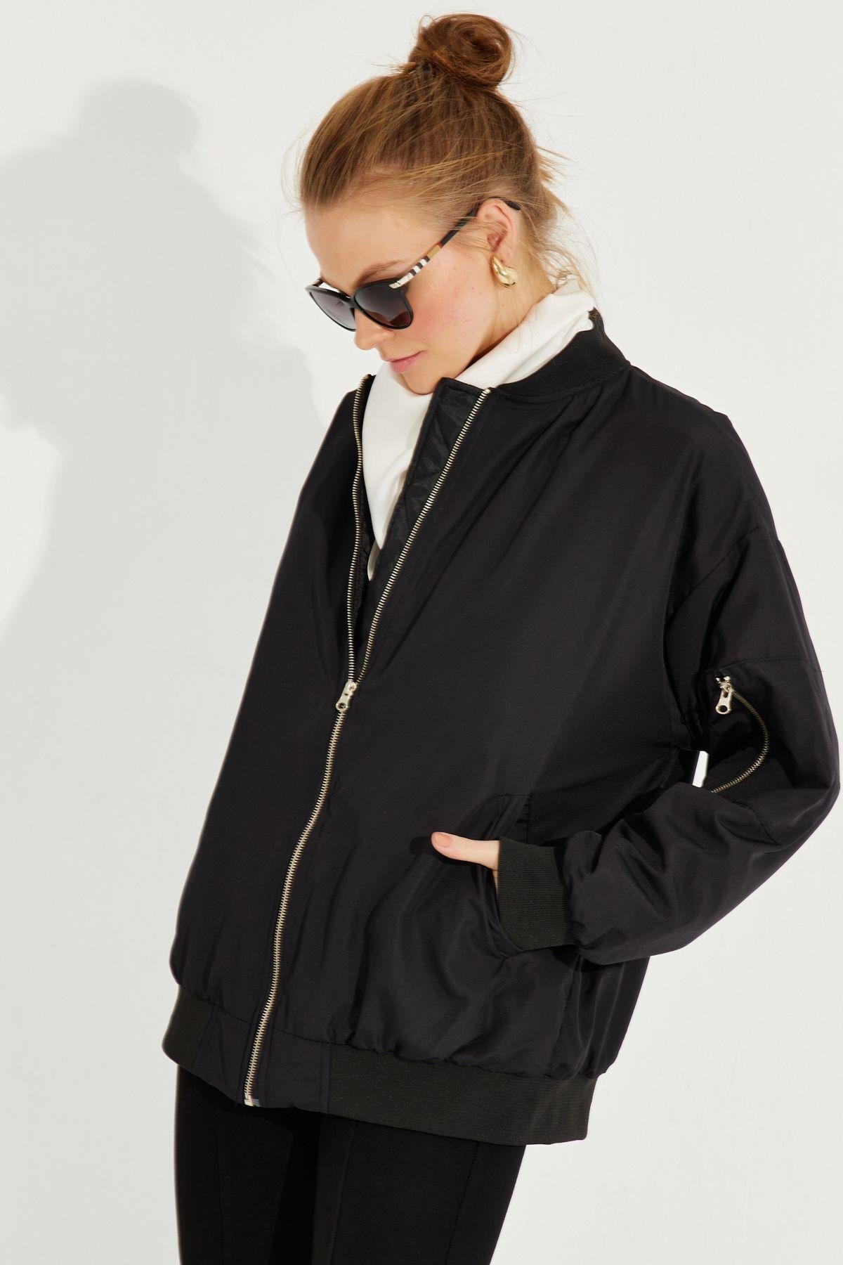 Kadın Siyah Oversize Mont QRS8359