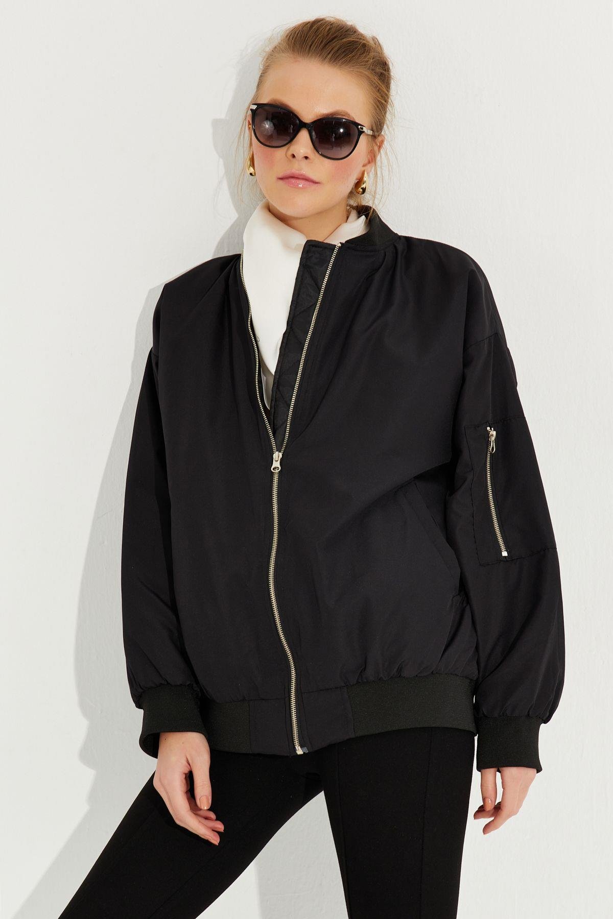 Kadın Siyah Oversize Mont QRS8359