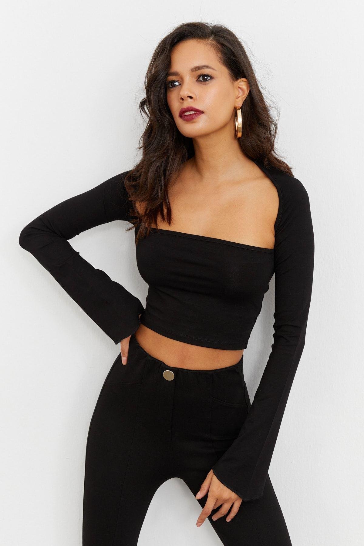 Kadın Siyah Pencereli Crop Bluz B1905