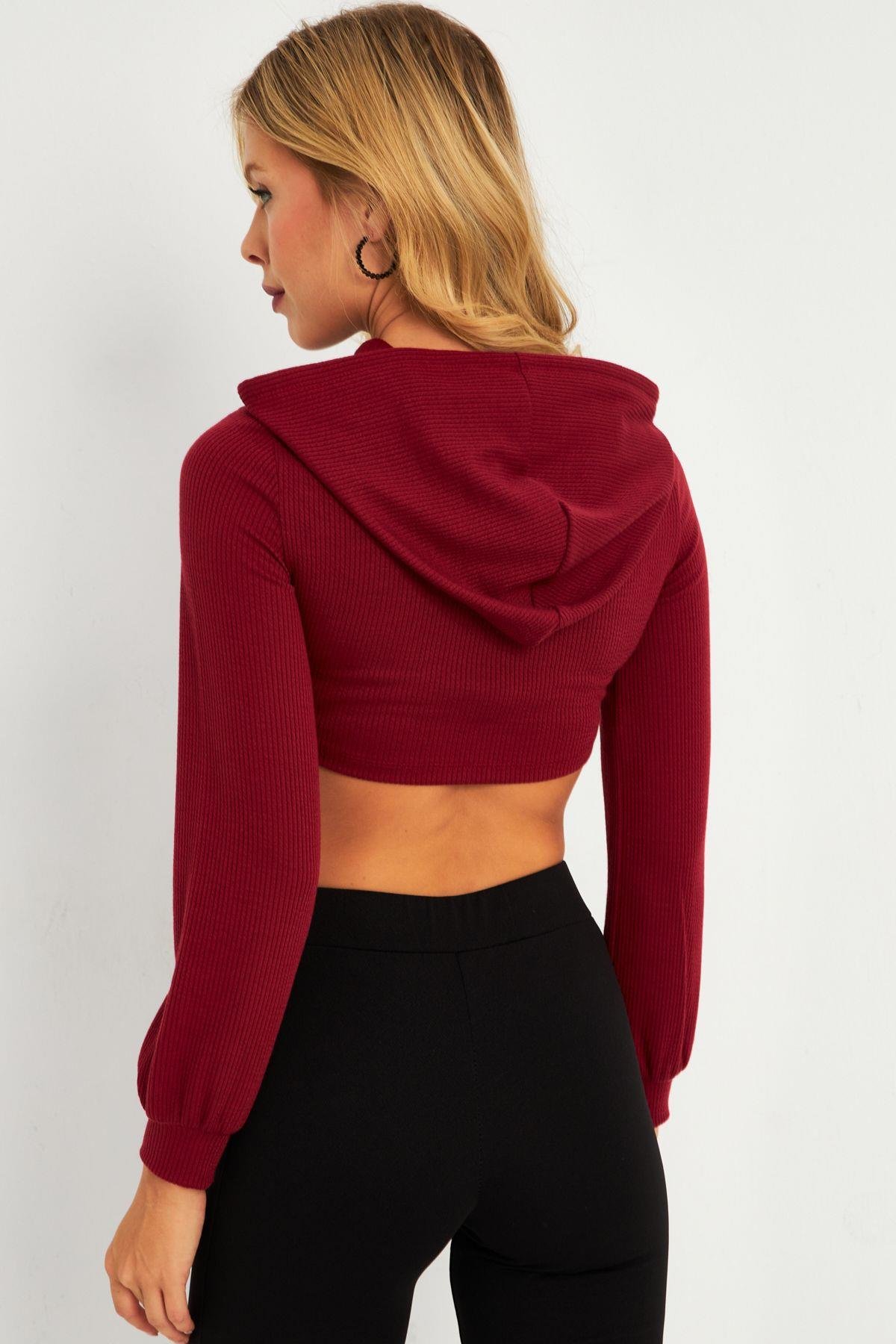 Kadın Siyah Pencereli Kapüşonlu Crop Bluz TF08