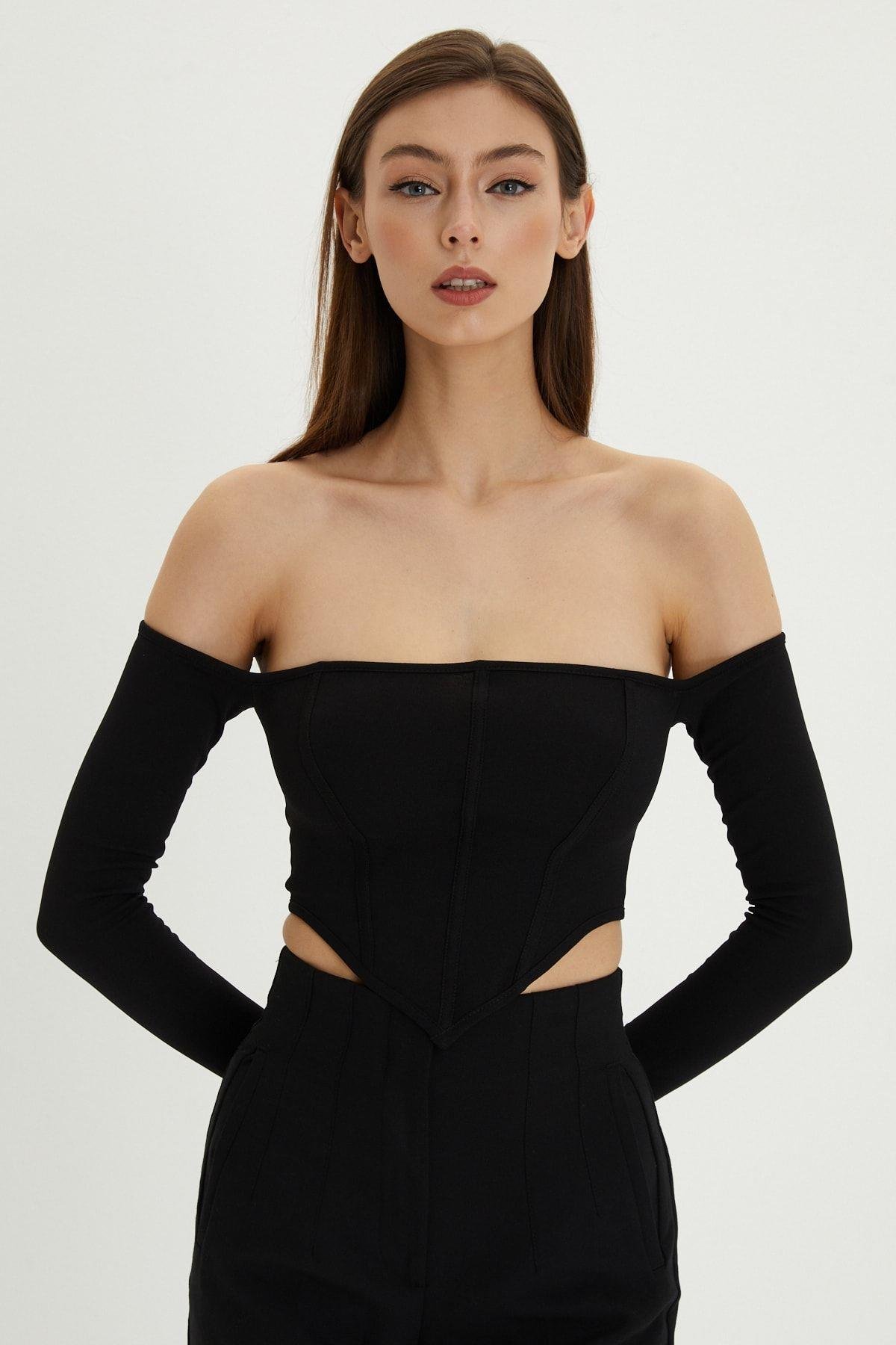 Kadın Siyah Sırt Fermuarlı Crop Bluz B518