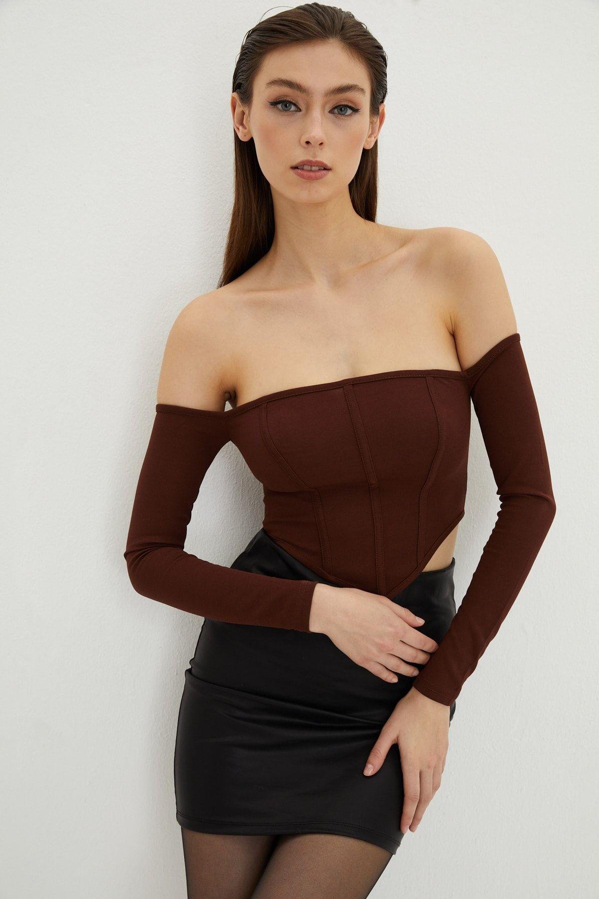 Kadın Siyah Sırt Fermuarlı Crop Bluz B518