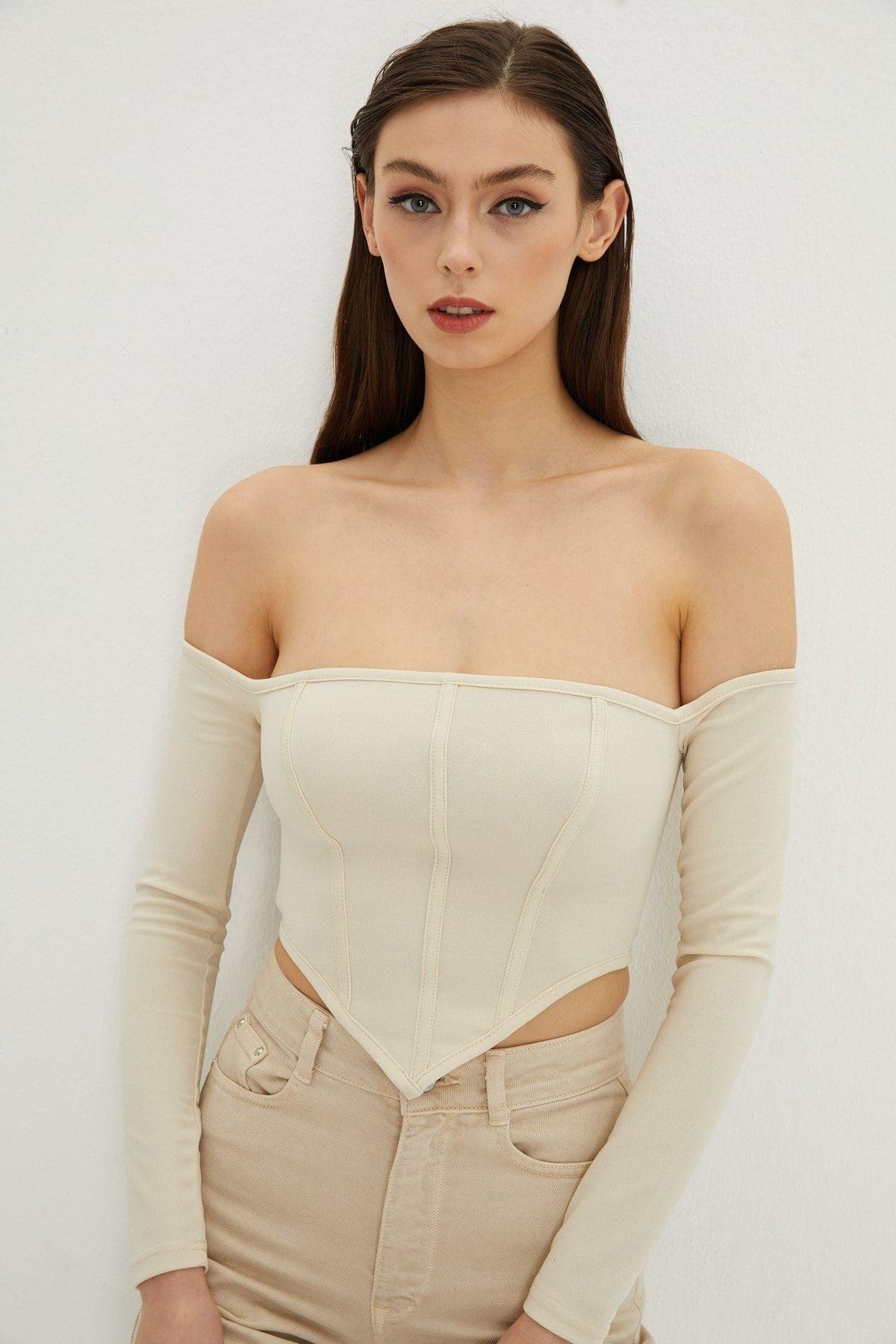 Kadın Siyah Sırt Fermuarlı Crop Bluz B518