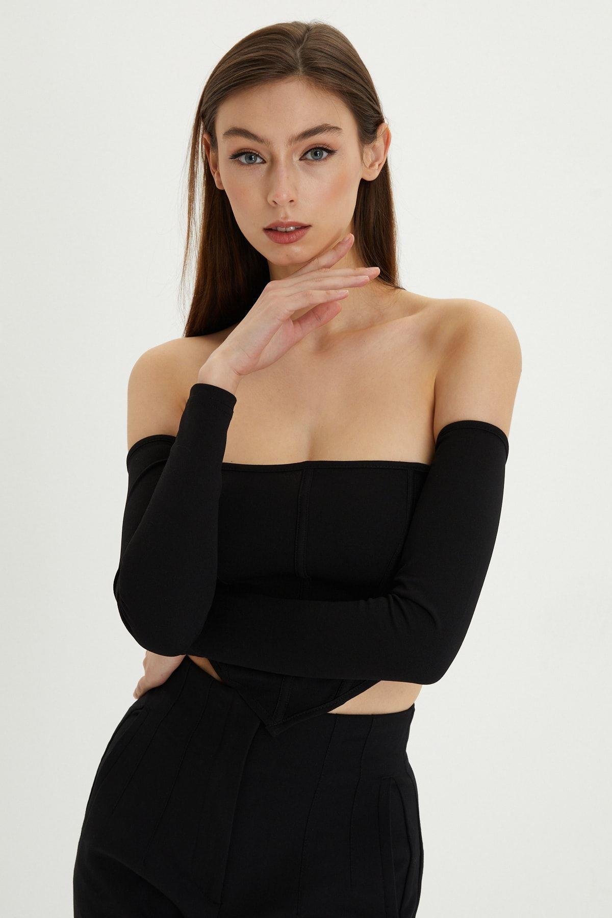 Kadın Siyah Sırt Fermuarlı Crop Bluz B518