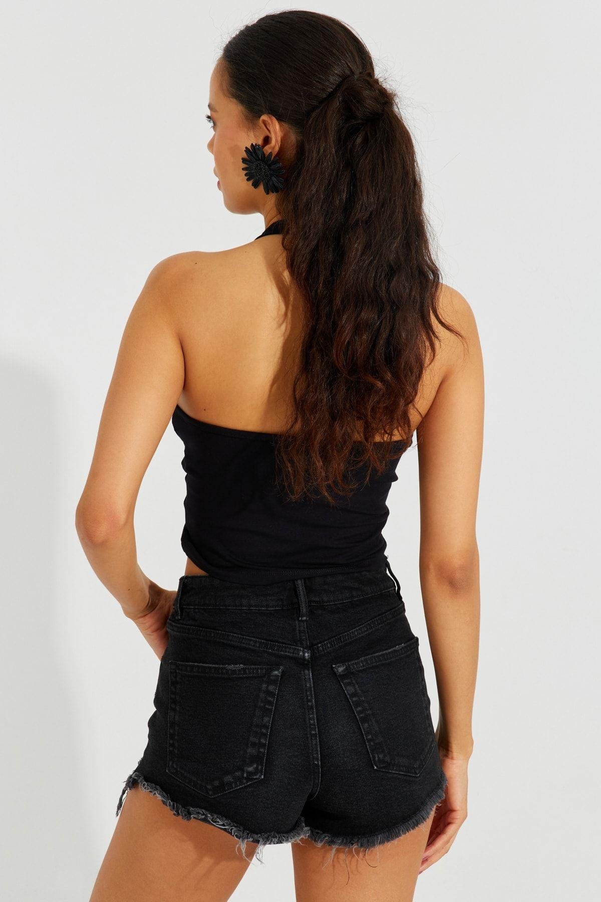 Kadın Siyah Sırtı Açık Crop Bluz B2697
