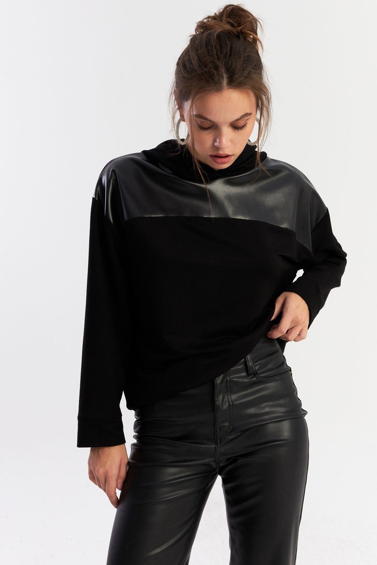Kadın Siyah Suni Deri Bloklu Kapüşonlu Sweatshirt ST838