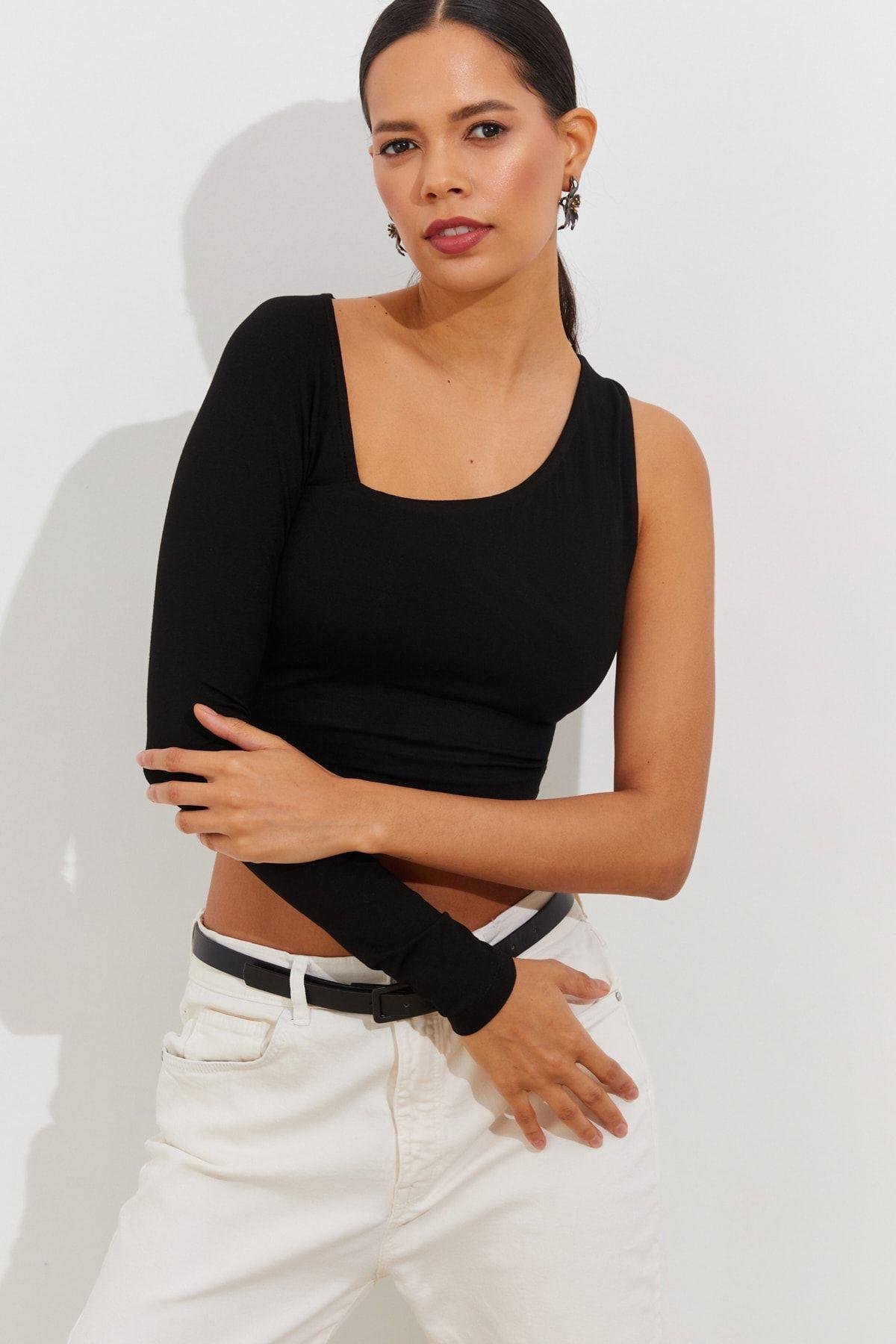 Kadın Siyah Tek Kol Asimetrik Crop Bluz BK1606