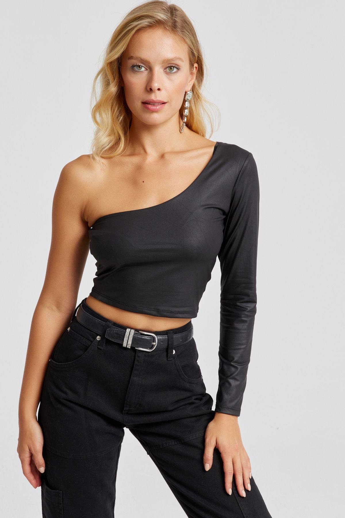 Kadın Siyah Tek Omuz Suni Deri Crop Bluz CY442