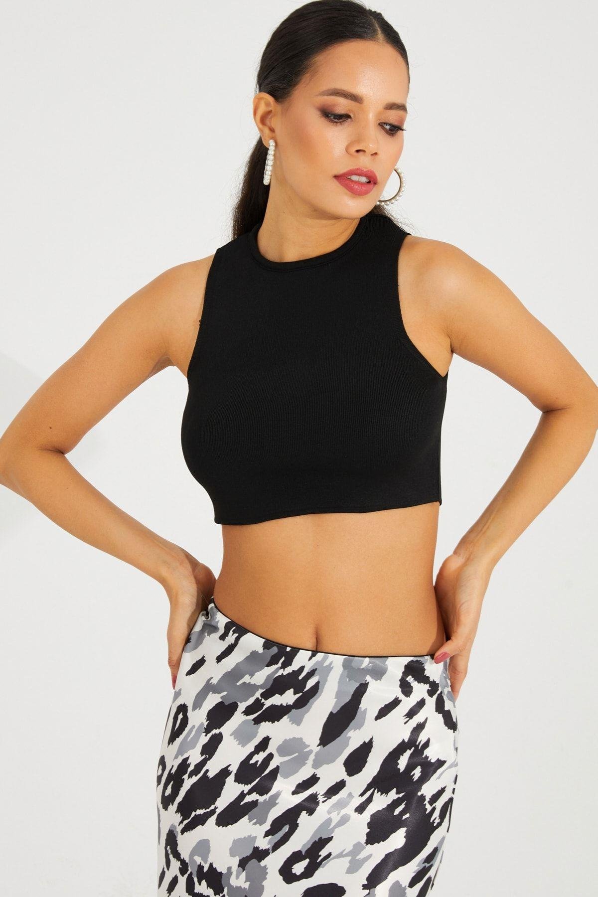 Kadın Siyah Triko Crop Triko Bluz KZ2447