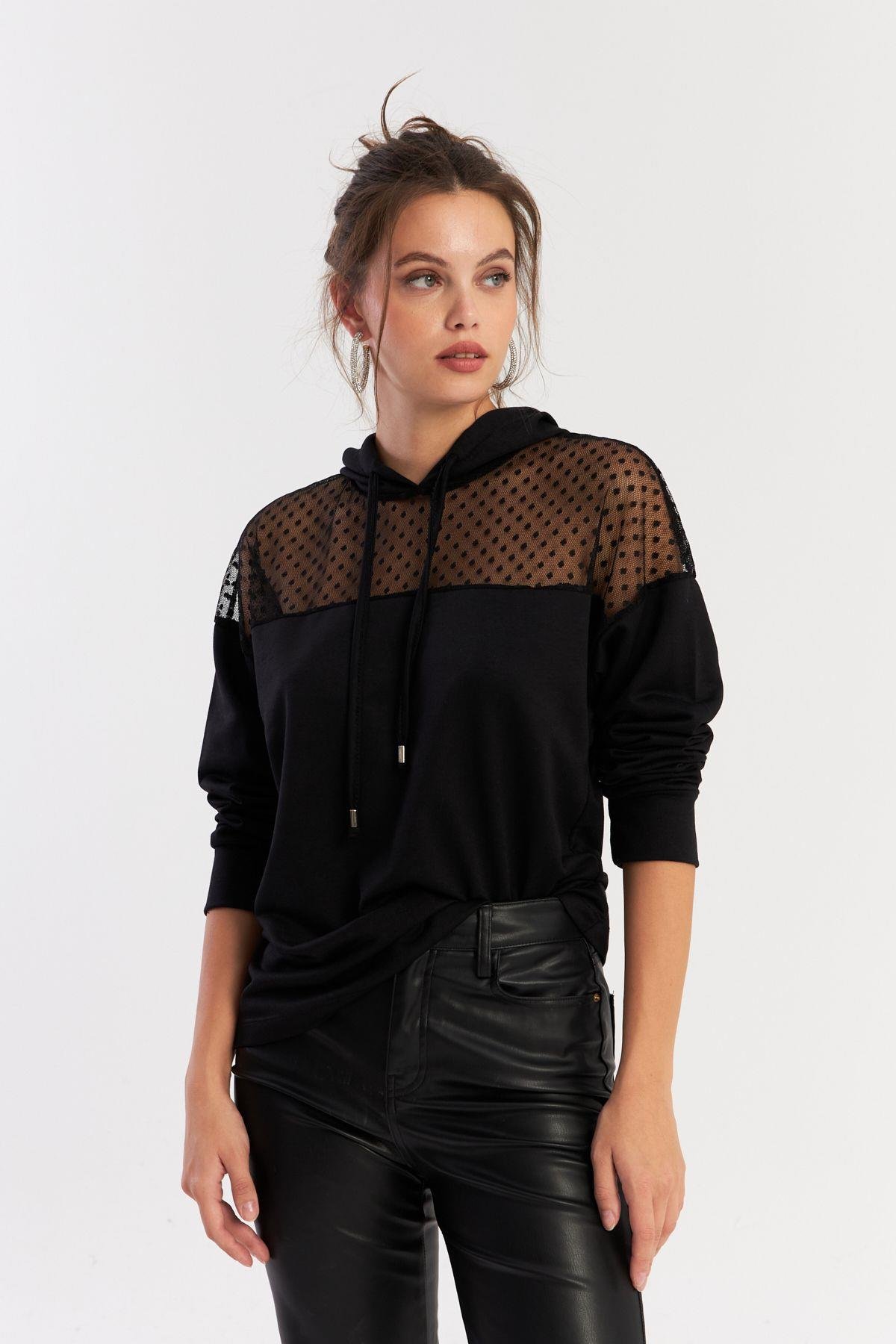 Kadın Siyah Üstü Tül Kapüşonlu Sweatshirt EY2934