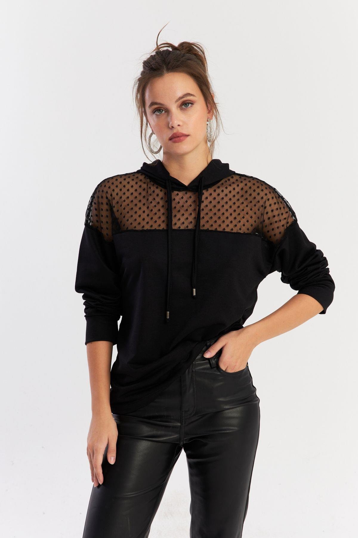 Kadın Siyah Üstü Tül Kapüşonlu Sweatshirt EY2934