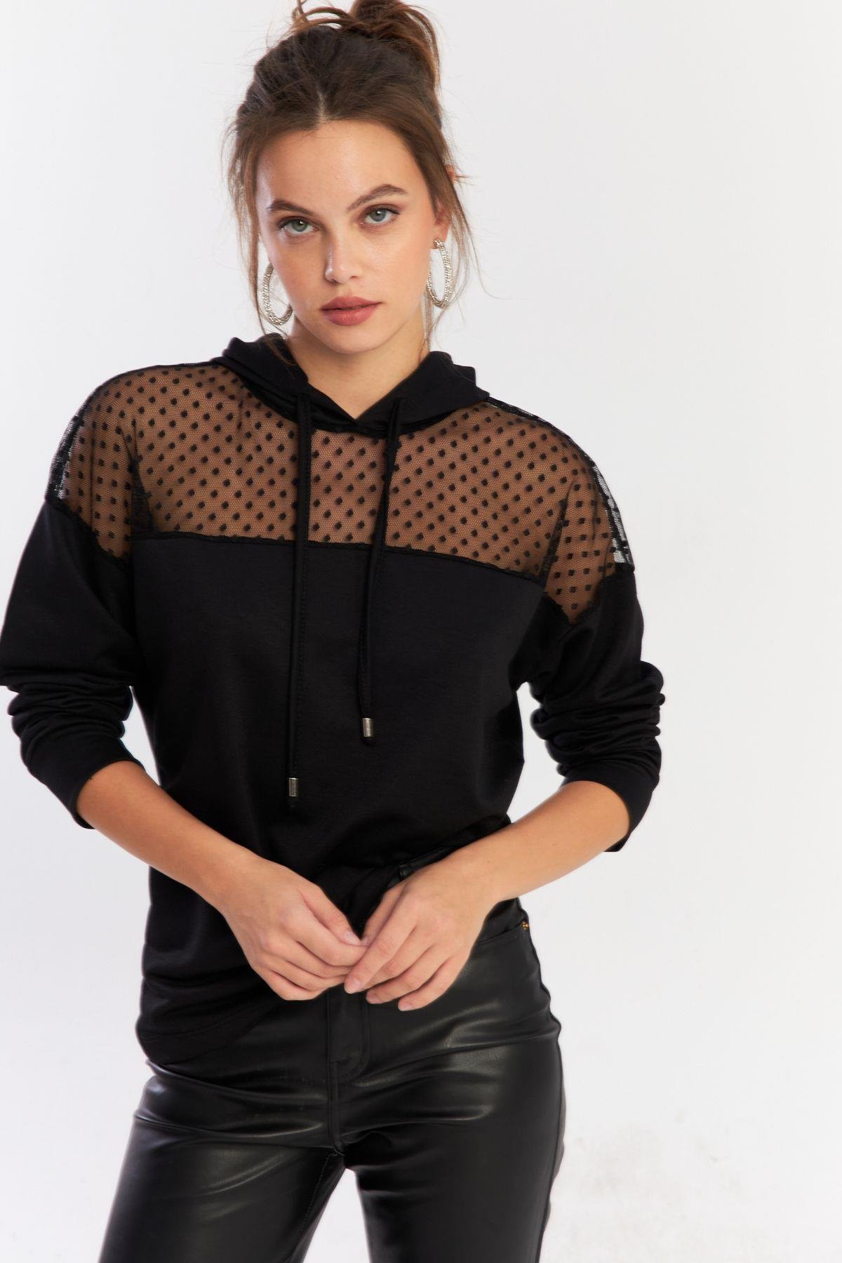 Kadın Siyah Üstü Tül Kapüşonlu Sweatshirt EY2934