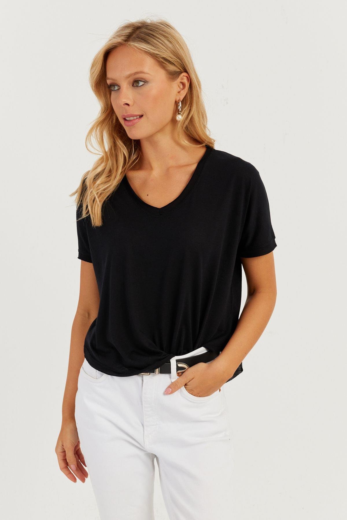 Kadın Siyah V Yaka Salaş T-Shirt LPP1271