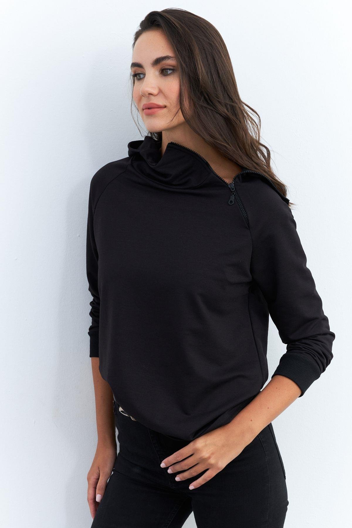 Kadın Siyah Yakası Fermuarlı Sweatshirt TF11