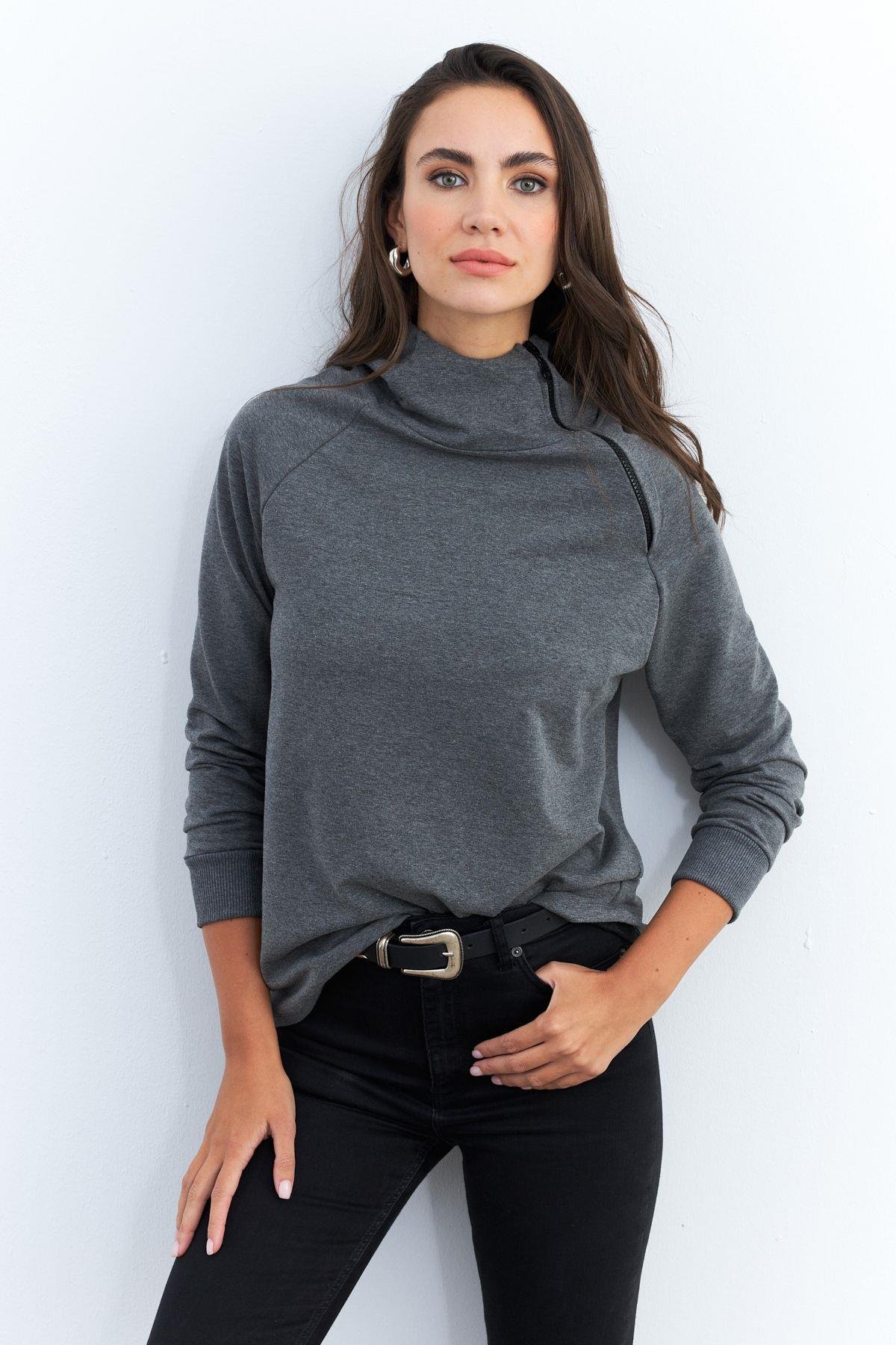 Kadın Siyah Yakası Fermuarlı Sweatshirt TF11