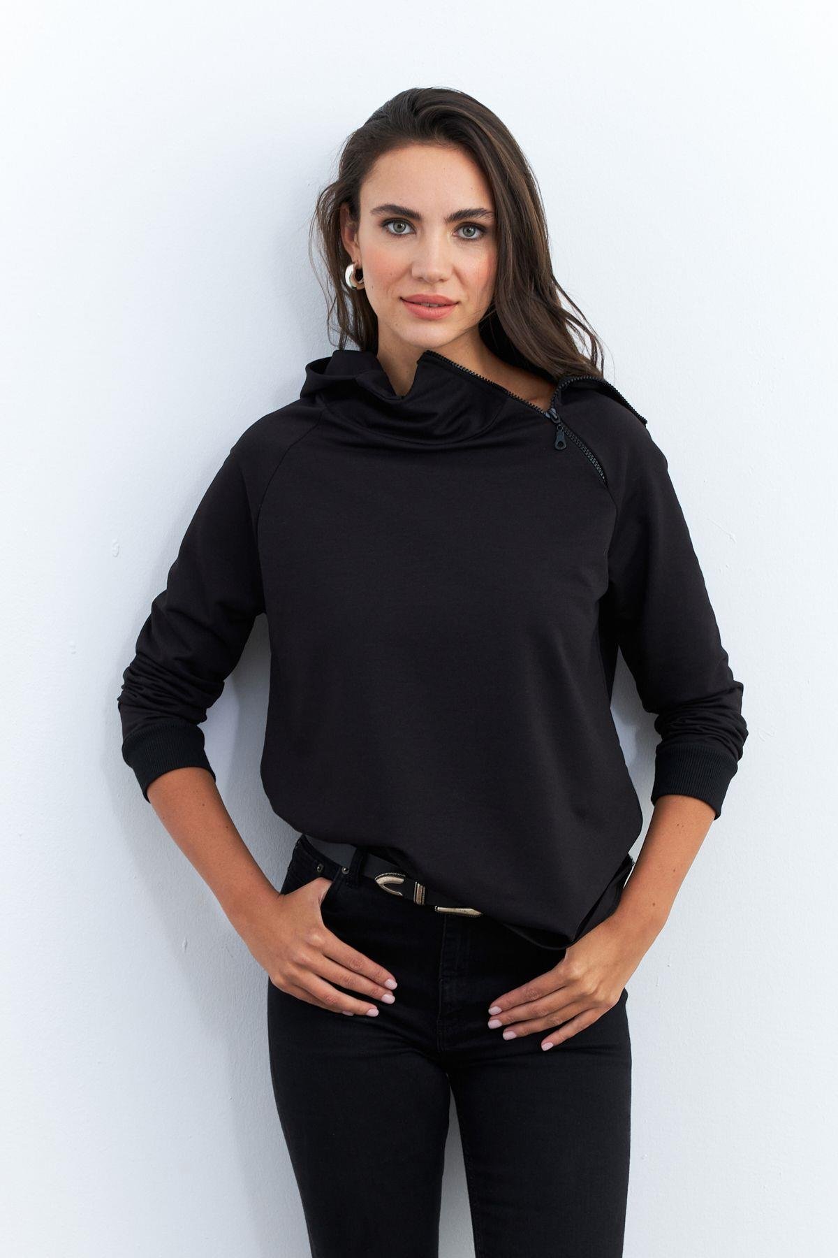 Kadın Siyah Yakası Fermuarlı Sweatshirt TF11